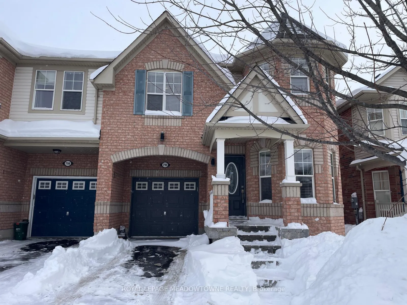 Front of Unit Main/Upper, 796 Hepburn Road
