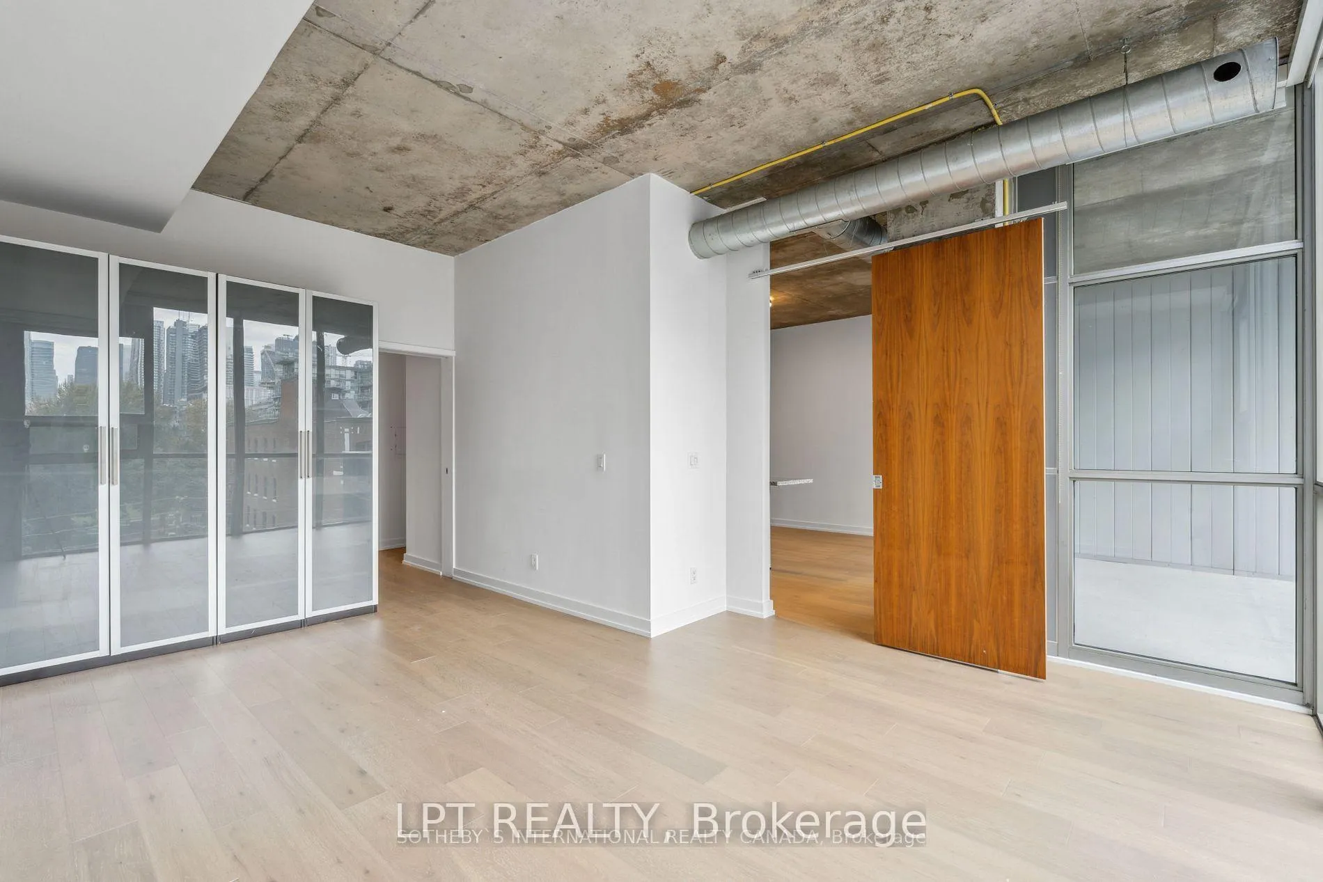 Photo 17 of Unit 507, 60 Bathurst Street, Toronto, Niagara — HOMEH
