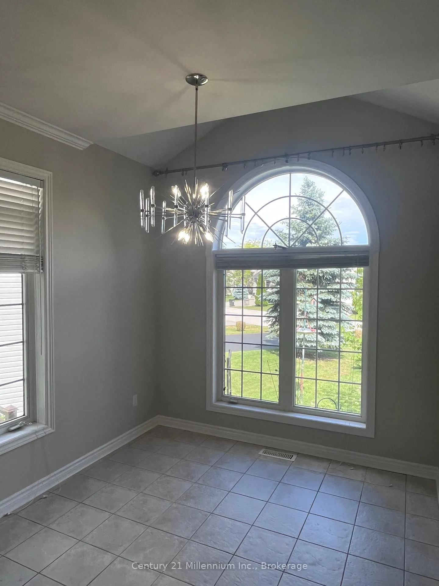 Photo 6 of 19 Tanager Crescent, Wasaga Beach — HOMEH