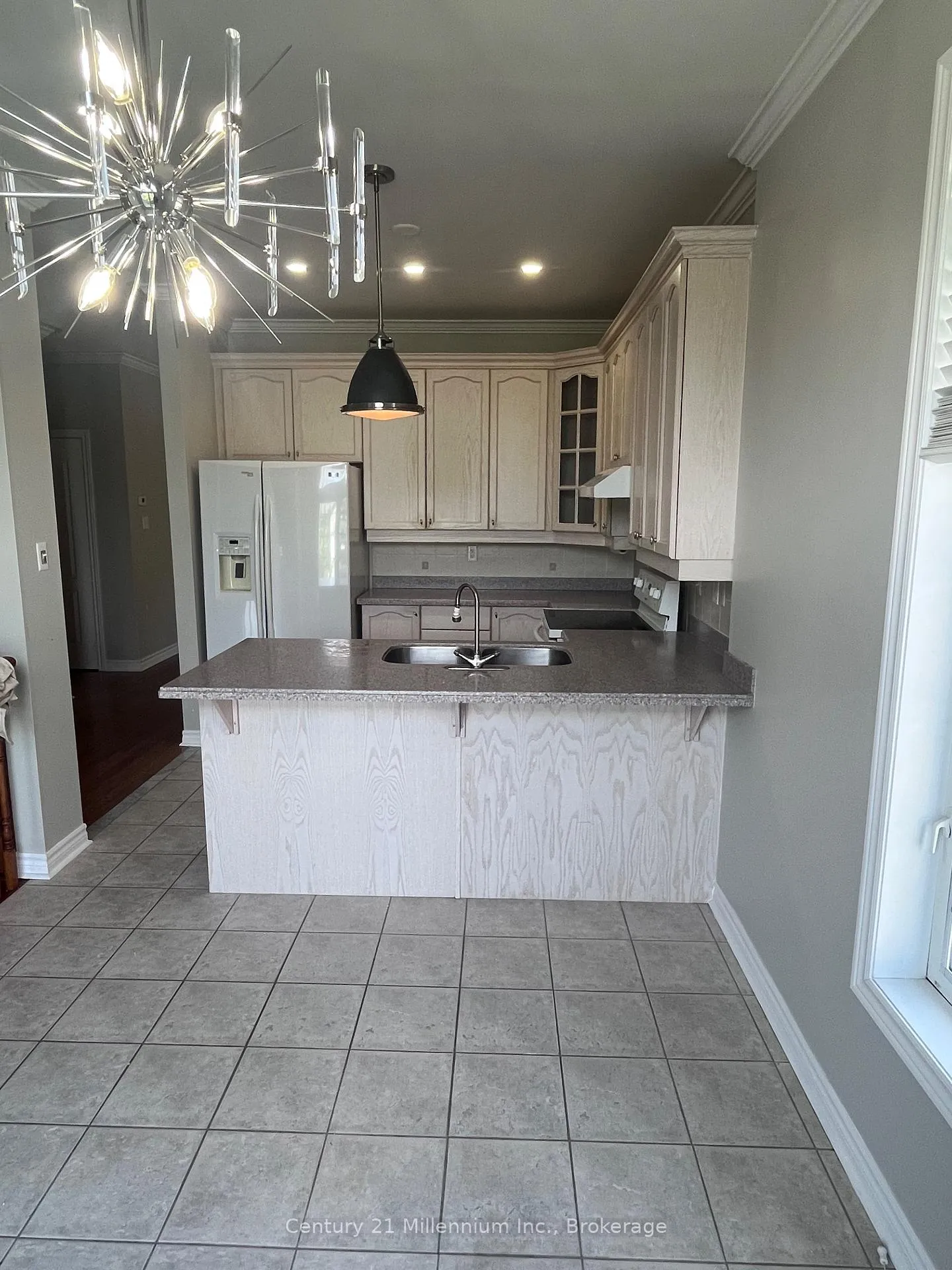 Photo 8 of 19 Tanager Crescent, Wasaga Beach — HOMEH