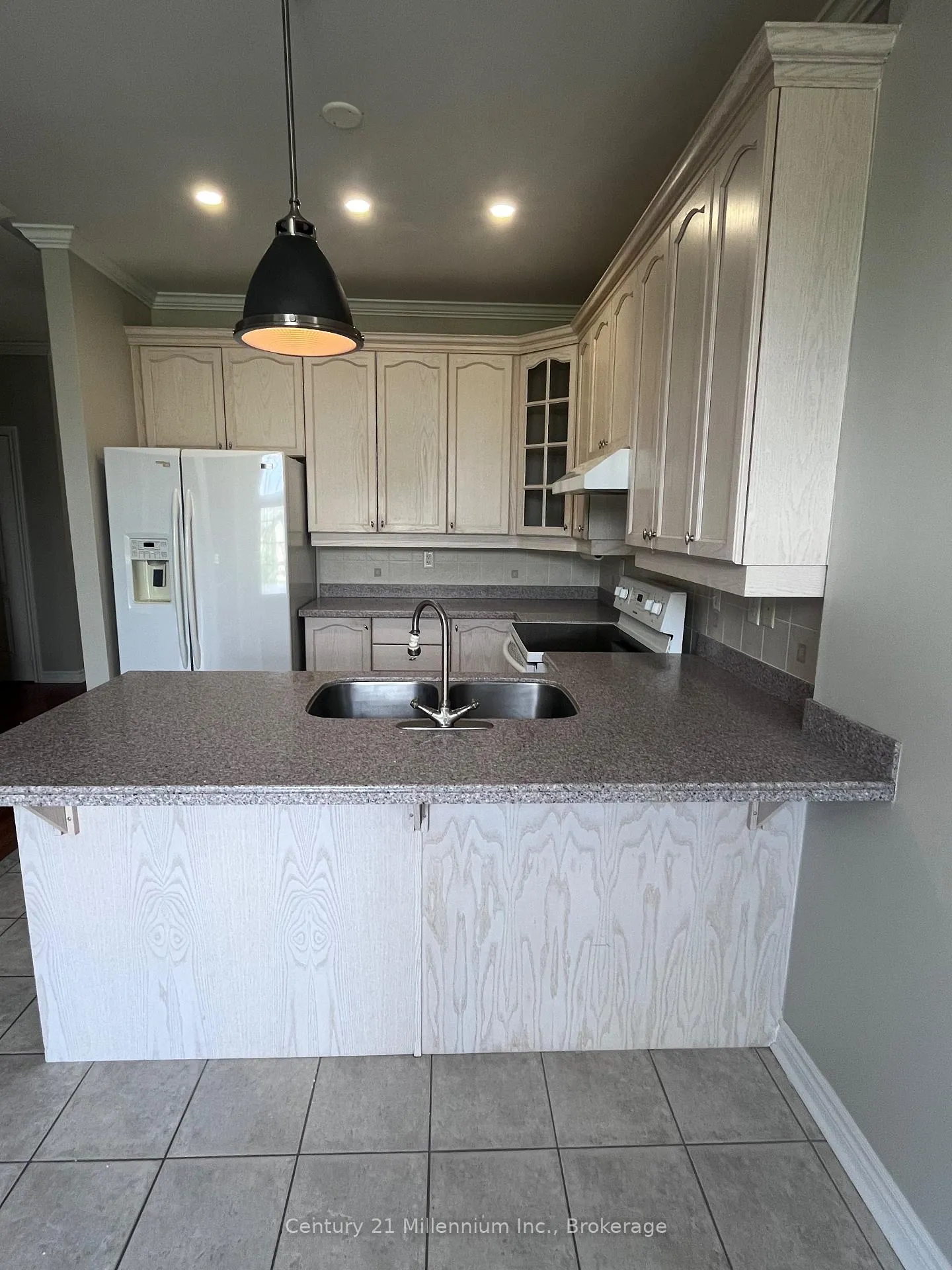 Photo 9 of 19 Tanager Crescent, Wasaga Beach — HOMEH