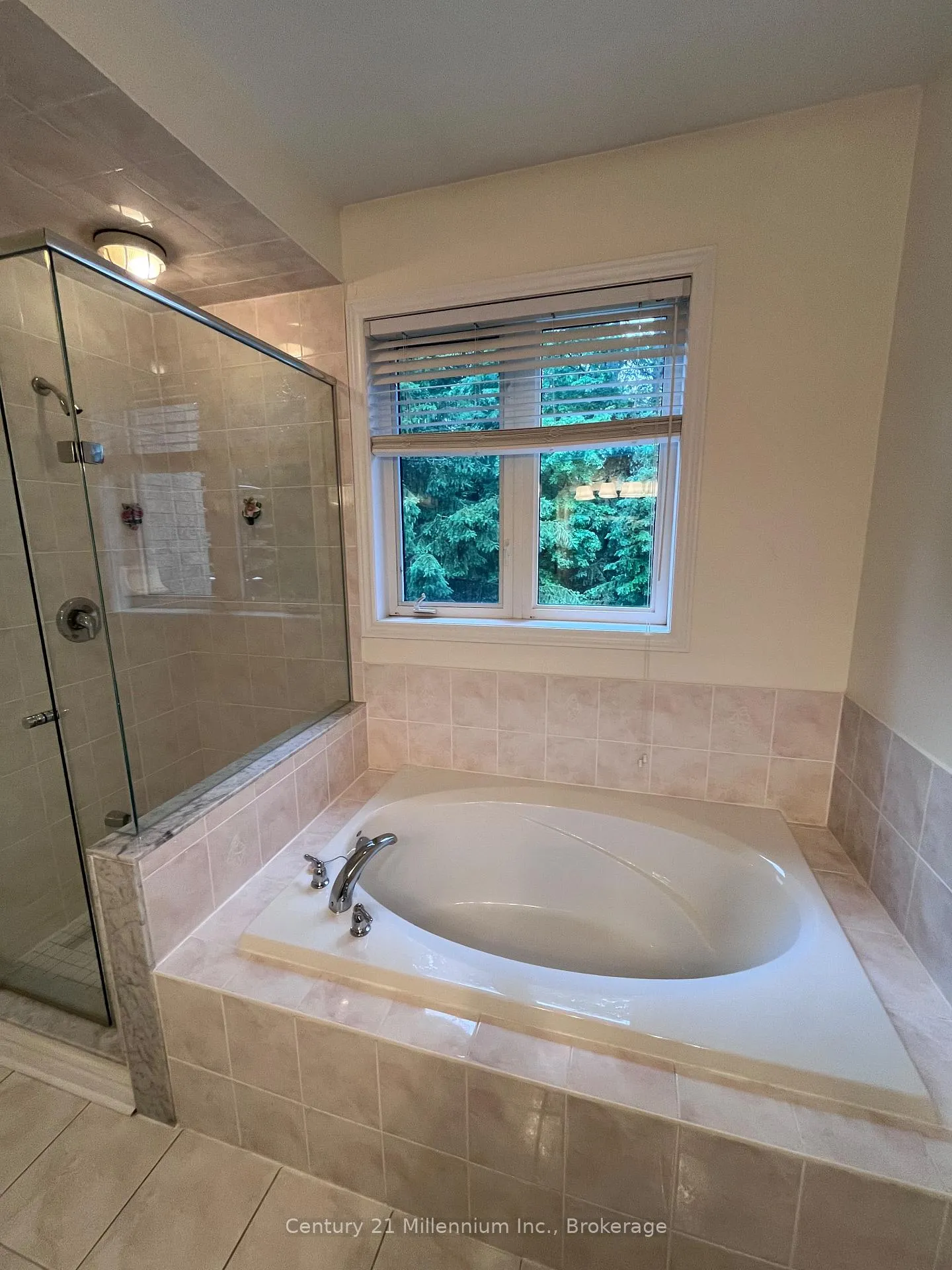 Photo 21 of 19 Tanager Crescent, Wasaga Beach — HOMEH