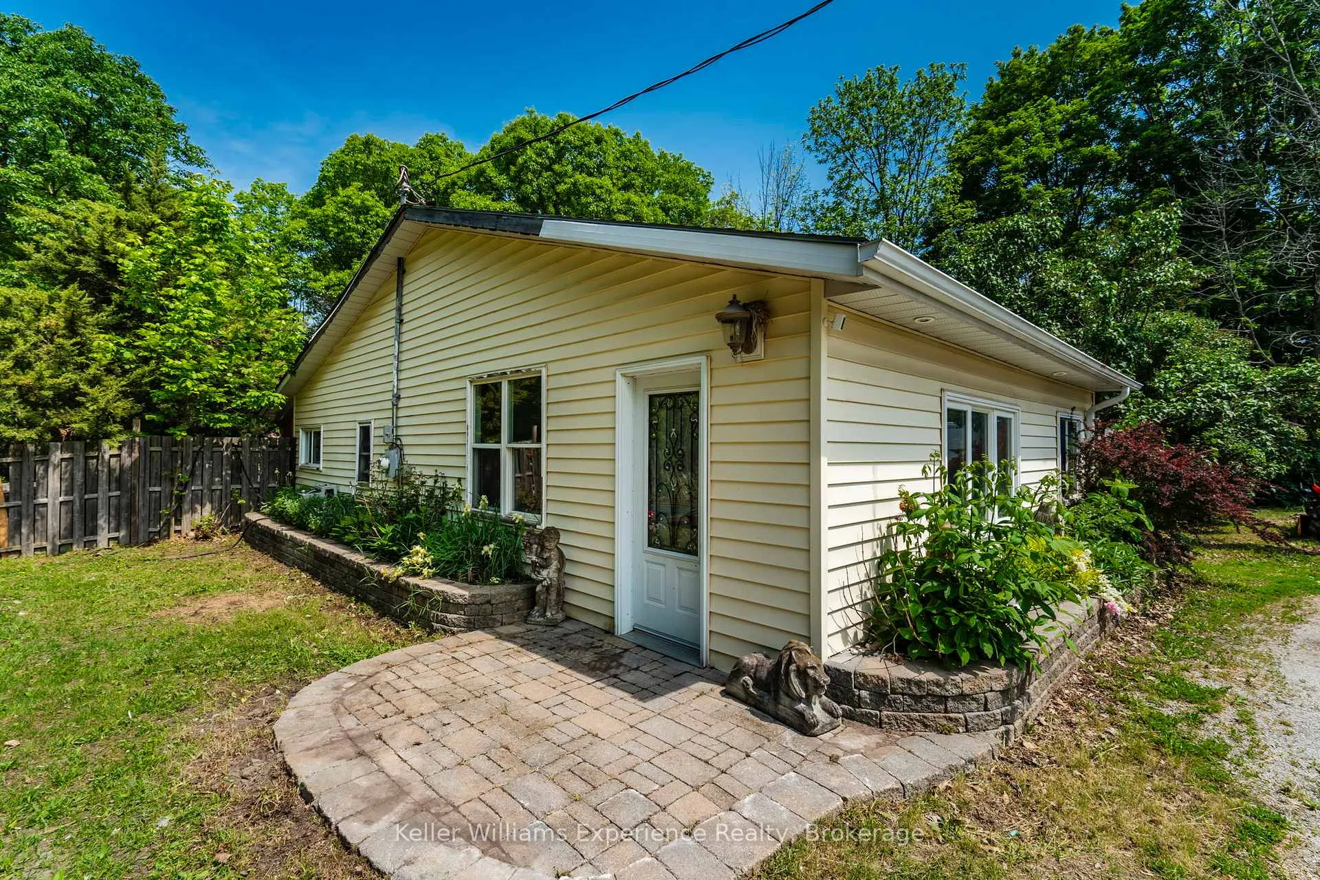 Photo 2 of 1720 Golflink Road, Tiny, Rural Tiny — HOMEH