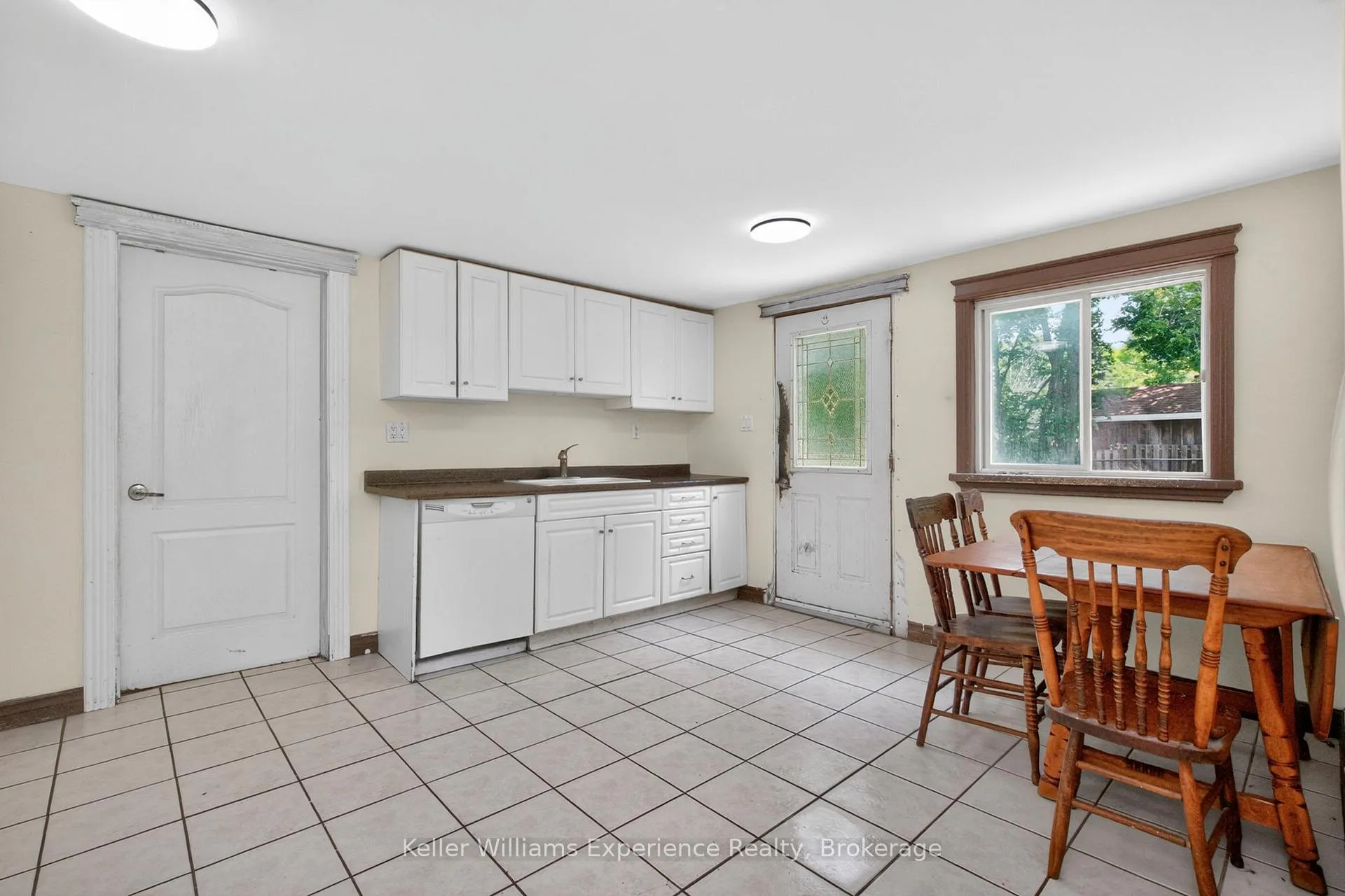 Photo 8 of 1720 Golflink Road, Tiny, Rural Tiny — HOMEH