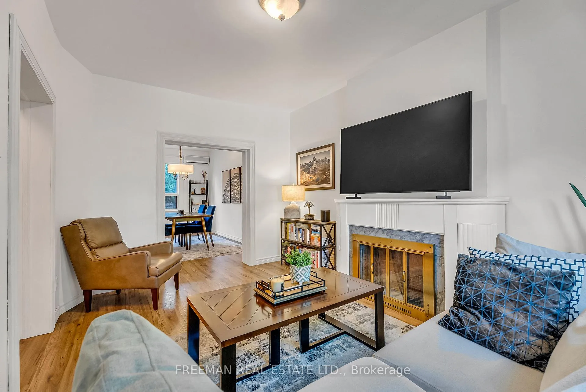 Photo 4 of 21 London Street, Toronto, The Annex — HOMEH