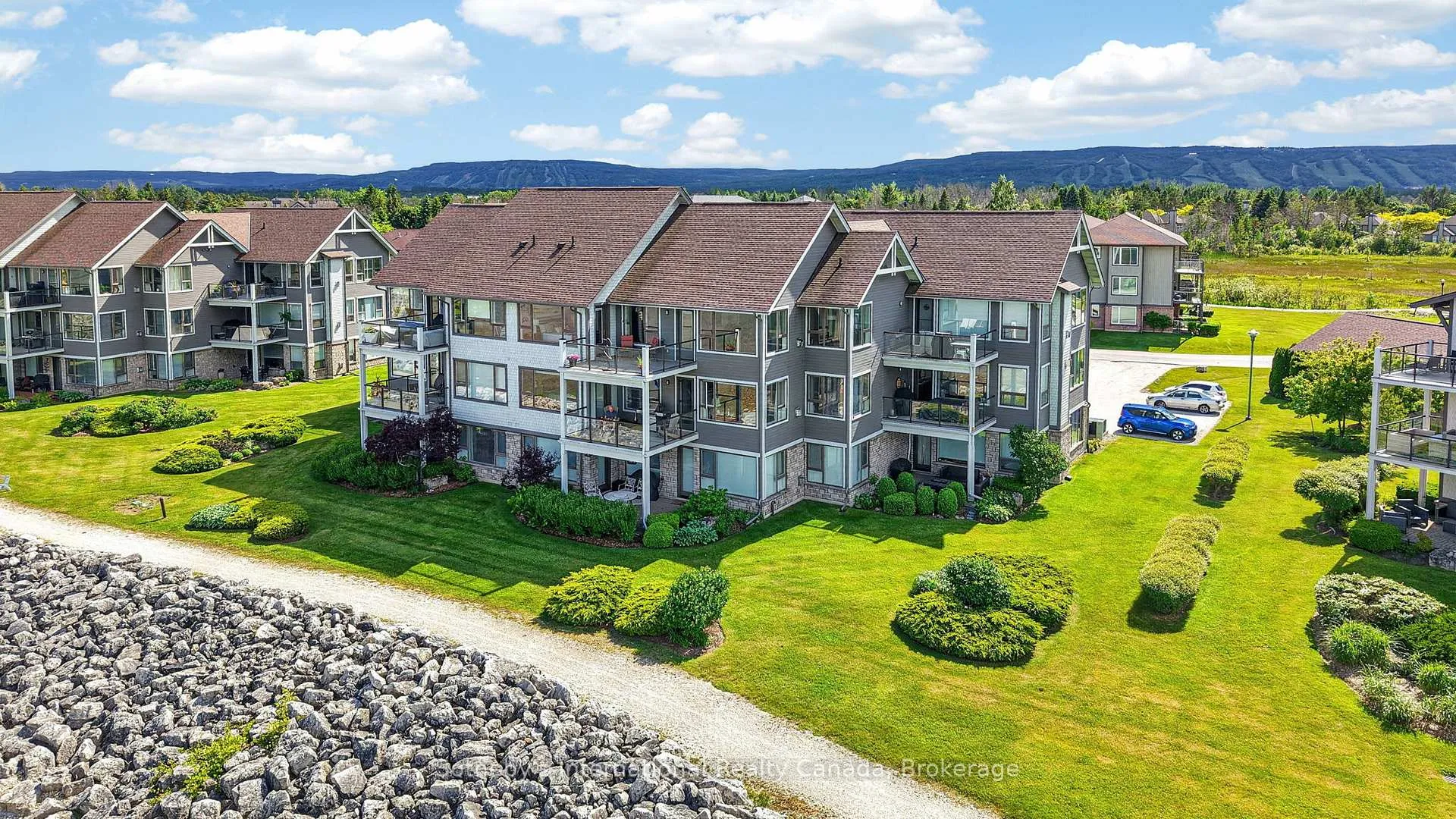Photo 1 of 541 Mariners Way, Collingwood — HOMEH
