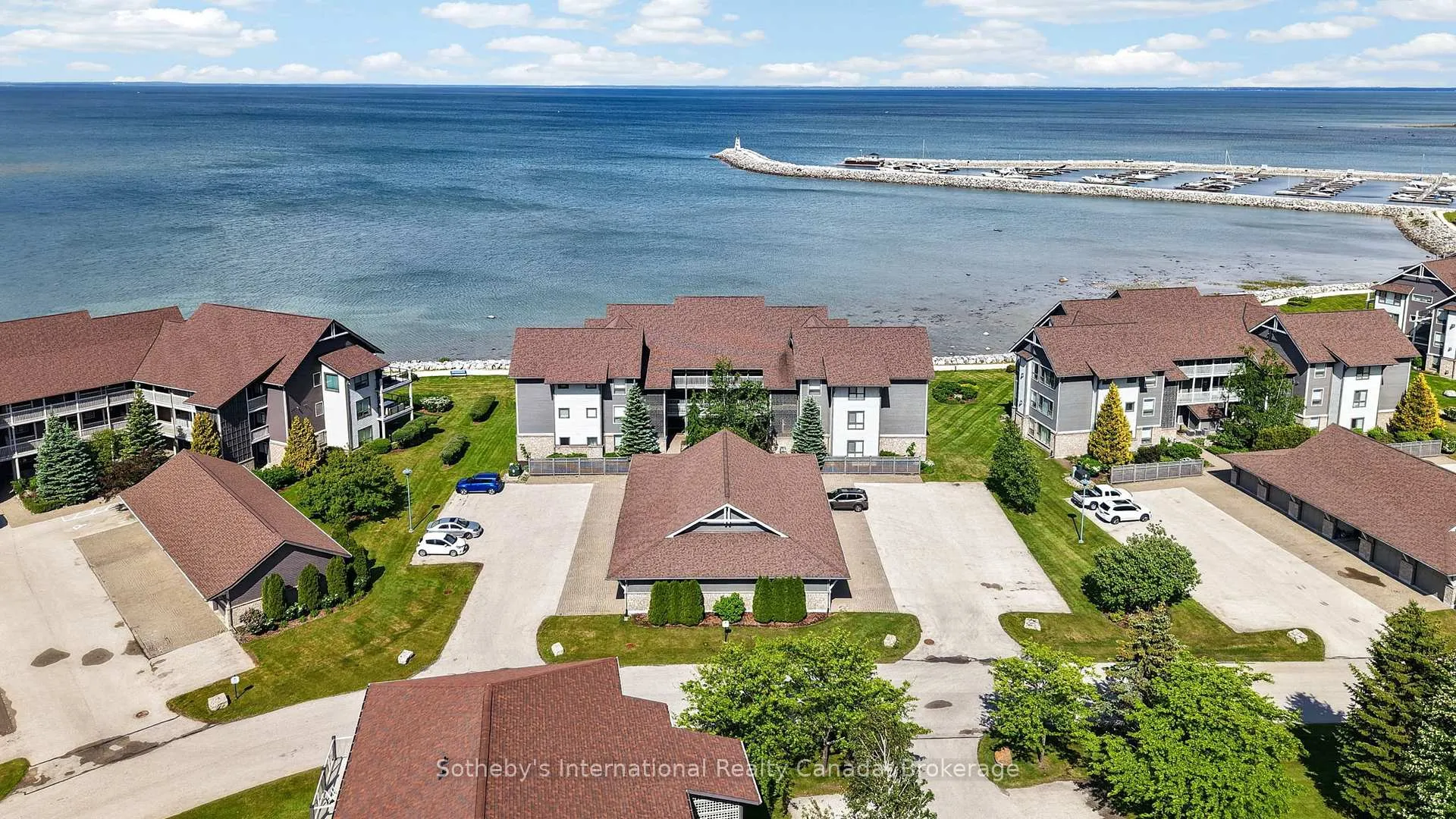 Photo 2 of 541 Mariners Way, Collingwood — HOMEH