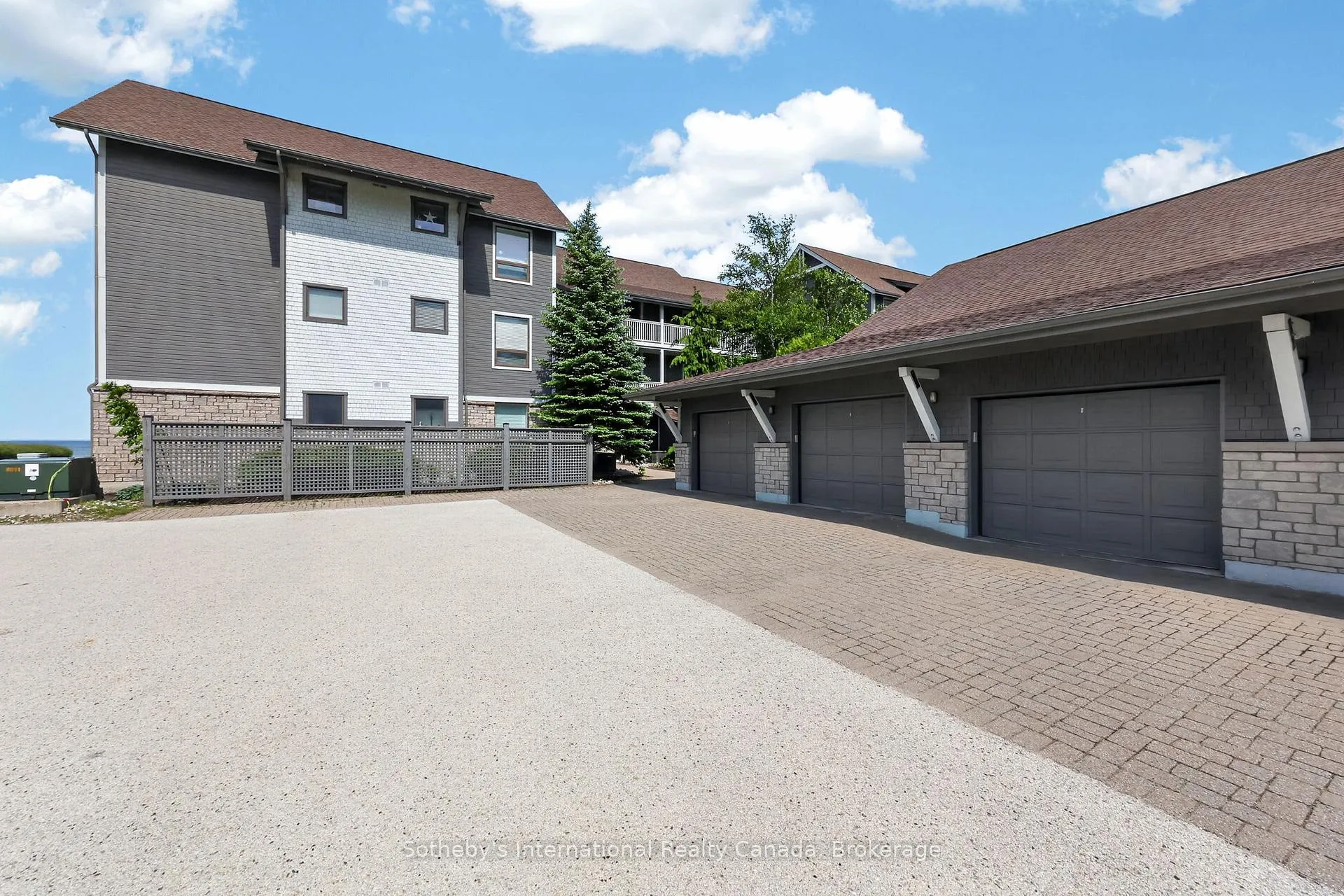 Photo 3 of 541 Mariners Way, Collingwood — HOMEH
