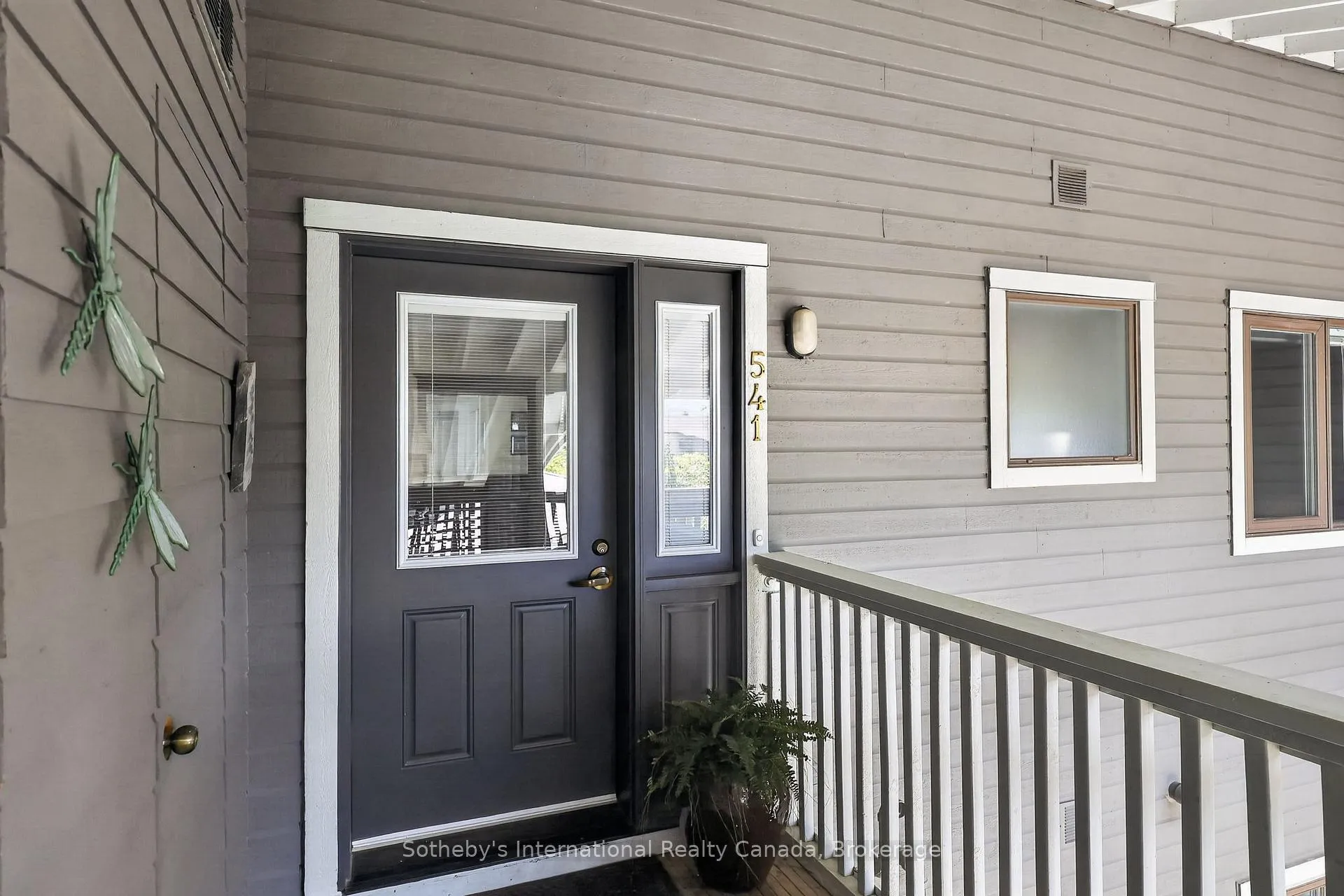 Photo 4 of 541 Mariners Way, Collingwood — HOMEH