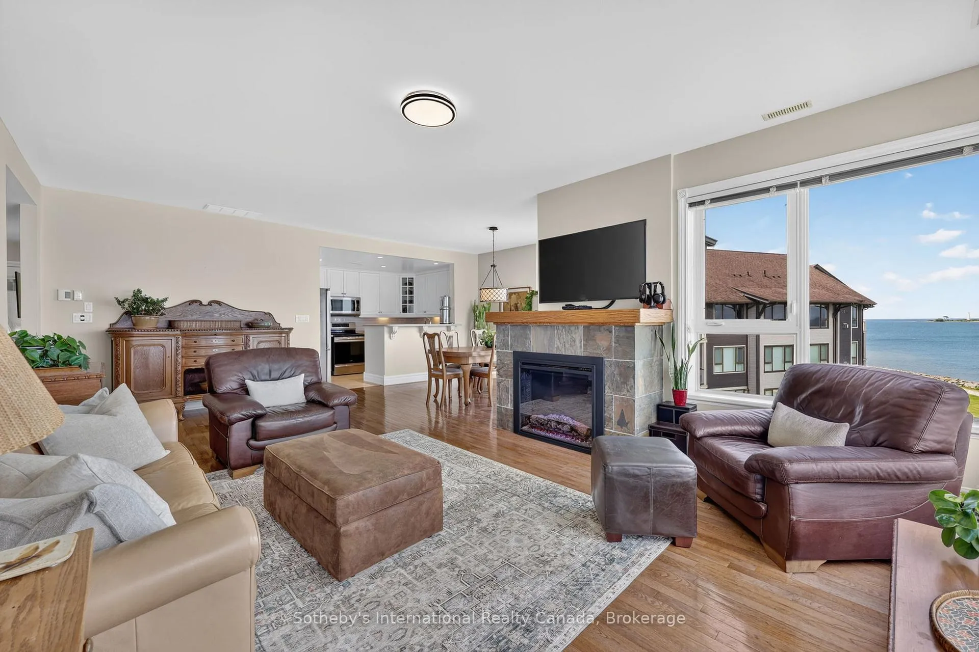 Photo 7 of 541 Mariners Way, Collingwood — HOMEH