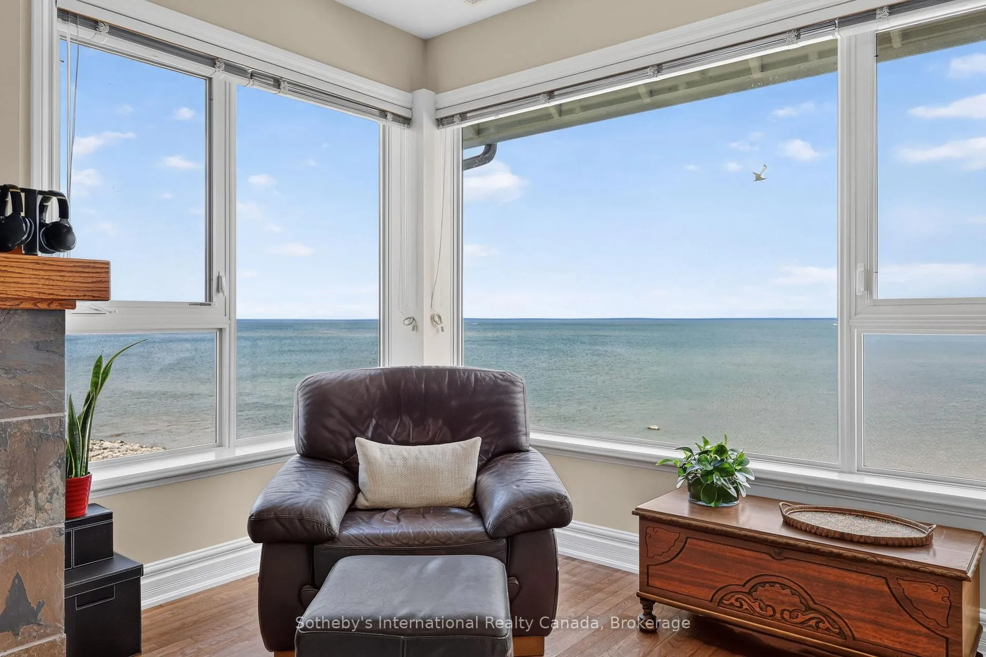 Photo 8 of 541 Mariners Way, Collingwood — HOMEH