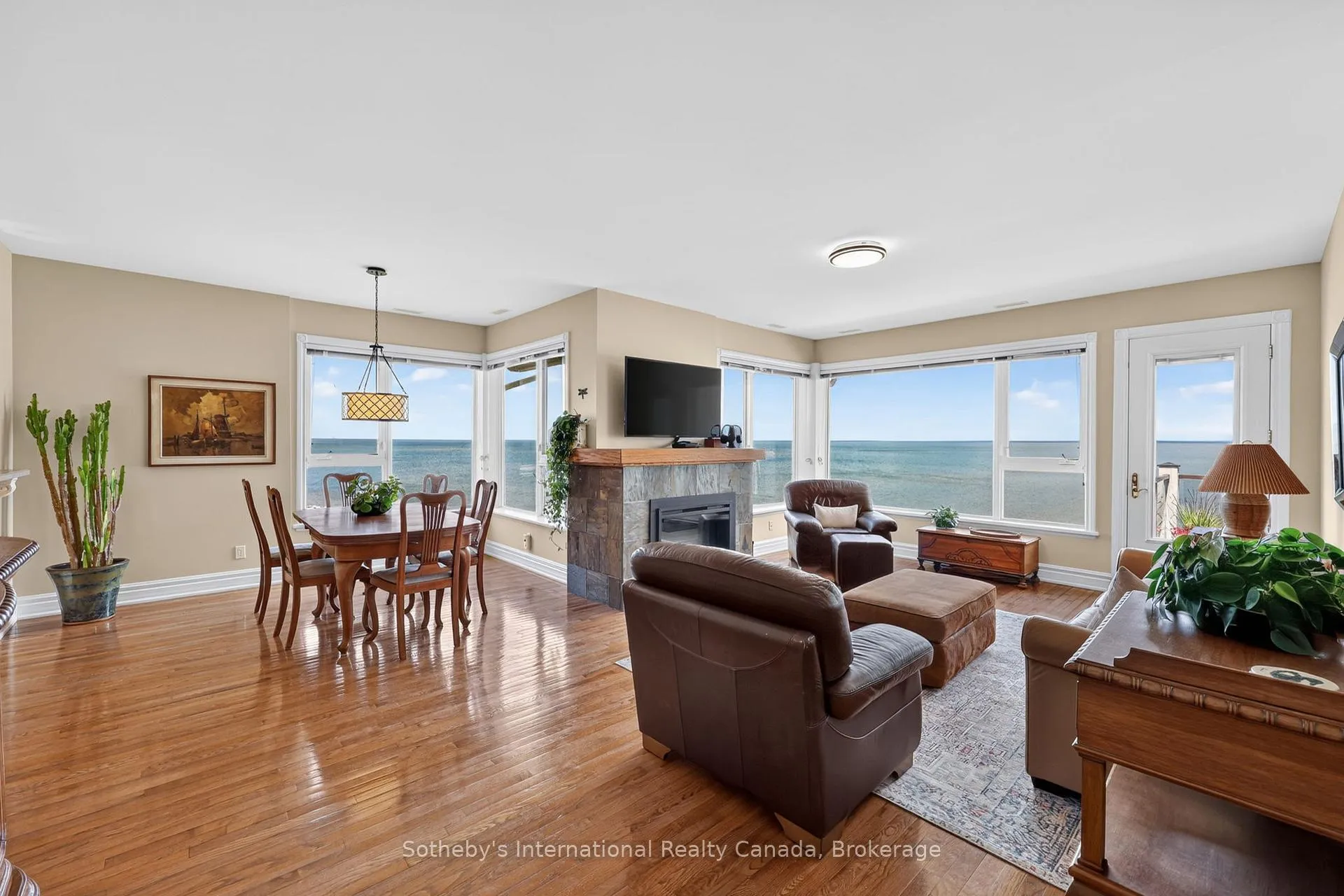 Photo 9 of 541 Mariners Way, Collingwood — HOMEH
