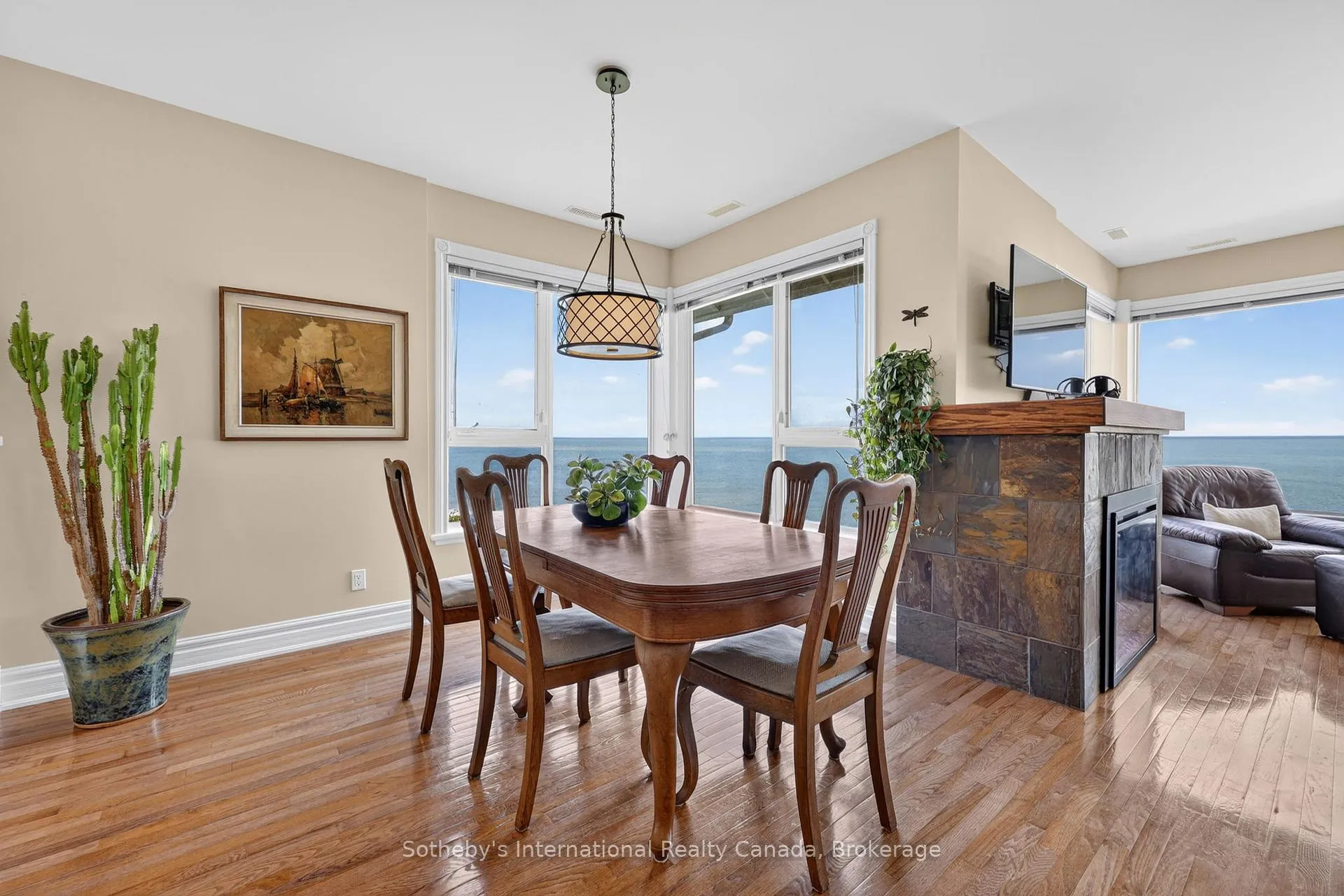 Photo 10 of 541 Mariners Way, Collingwood — HOMEH