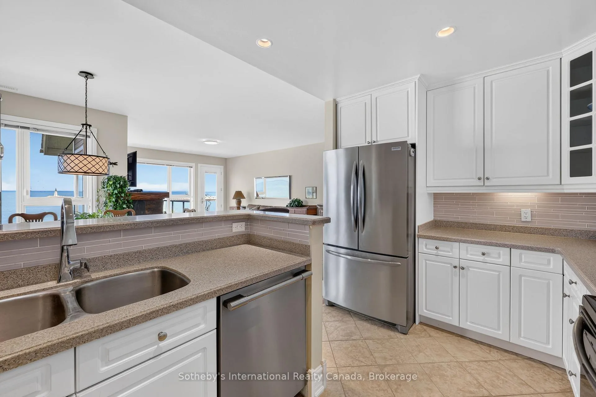 Photo 13 of 541 Mariners Way, Collingwood — HOMEH