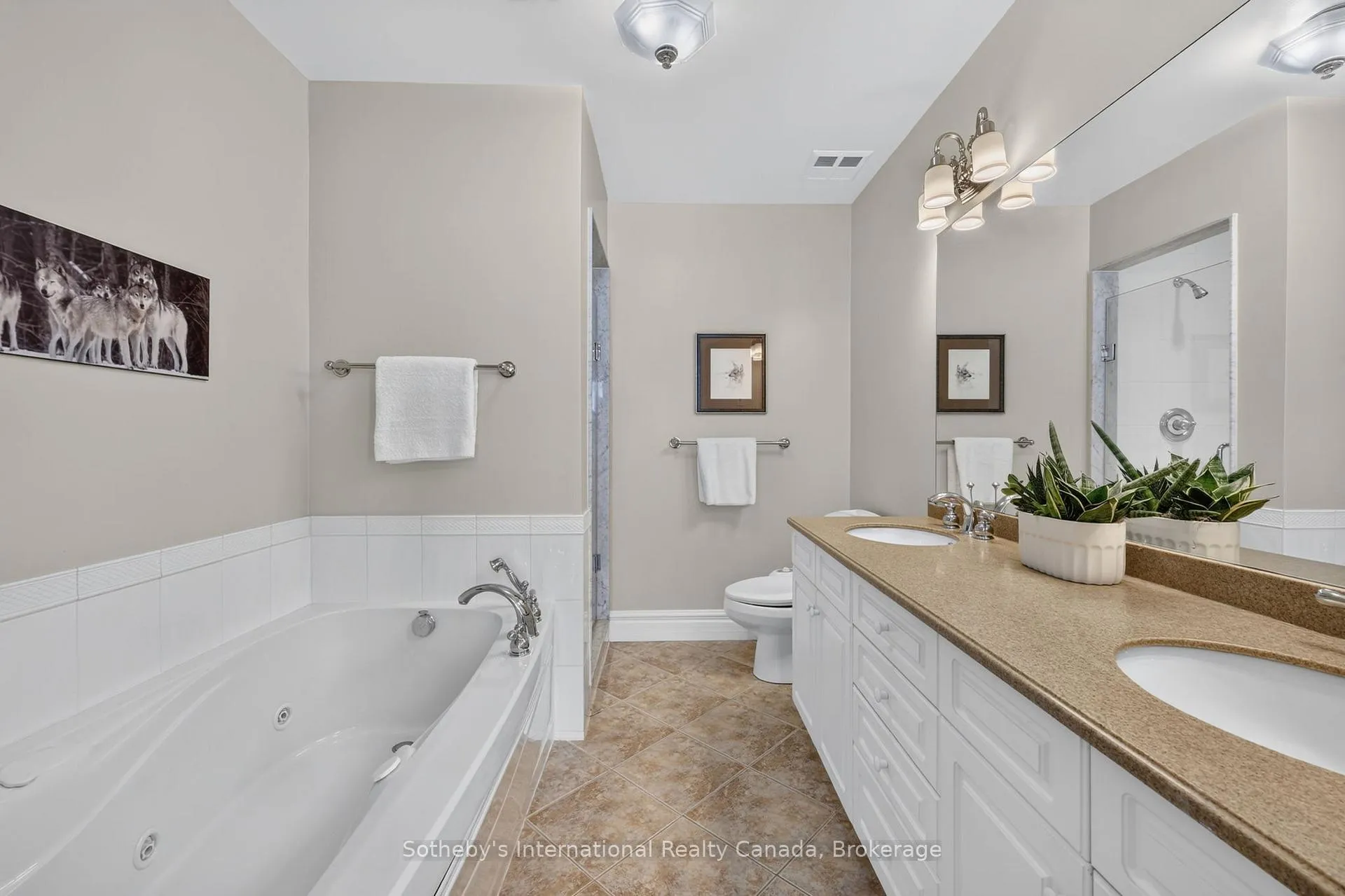 Photo 19 of 541 Mariners Way, Collingwood — HOMEH