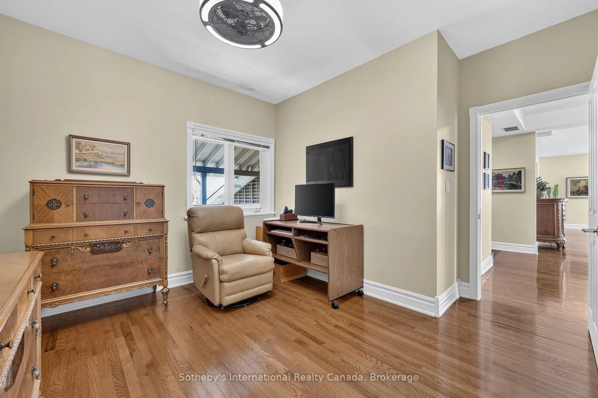 Photo 22 of 541 Mariners Way, Collingwood — HOMEH