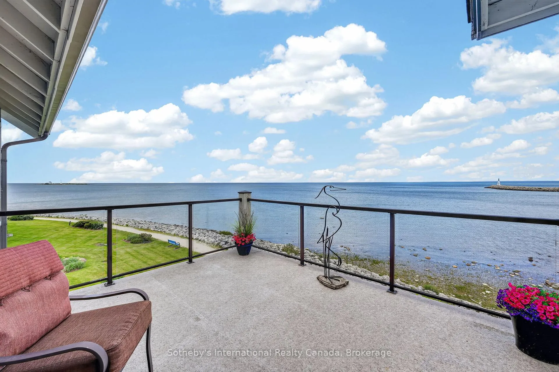 Photo 25 of 541 Mariners Way, Collingwood — HOMEH
