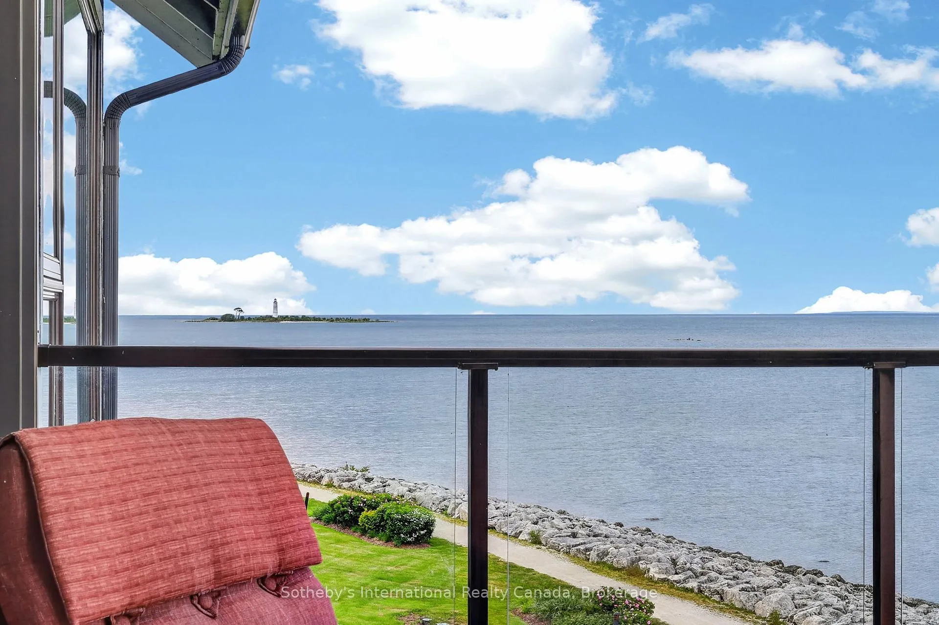 Photo 26 of 541 Mariners Way, Collingwood — HOMEH