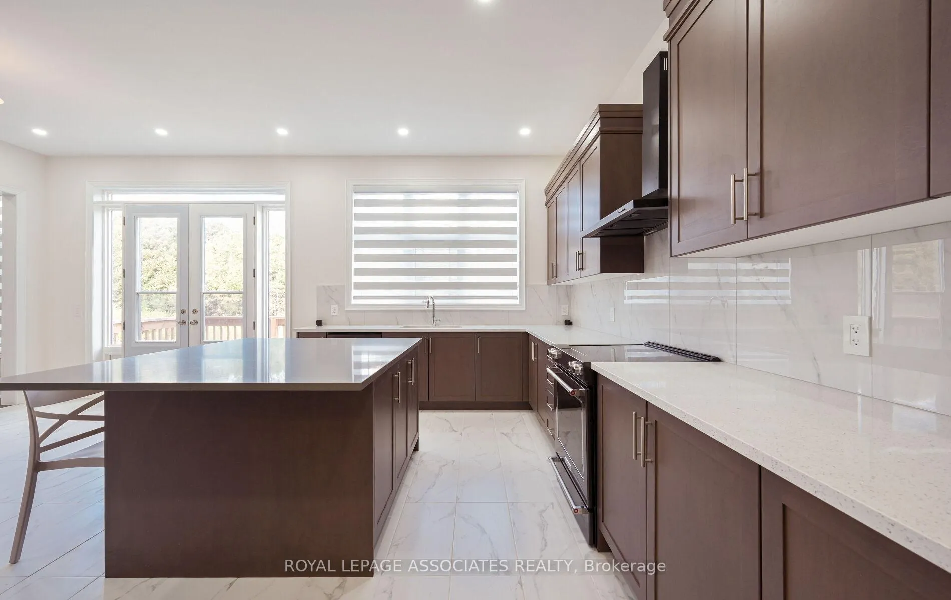 Photo 16 of 55 Raspberry Ridge Avenue, Caledon, Caledon East — HOMEH