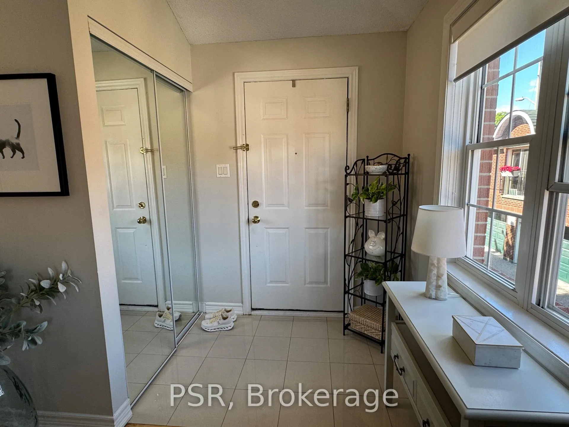 Photo 4 of Unit CH1, 1361 Bayview Avenue, Toronto, Leaside — HOMEH