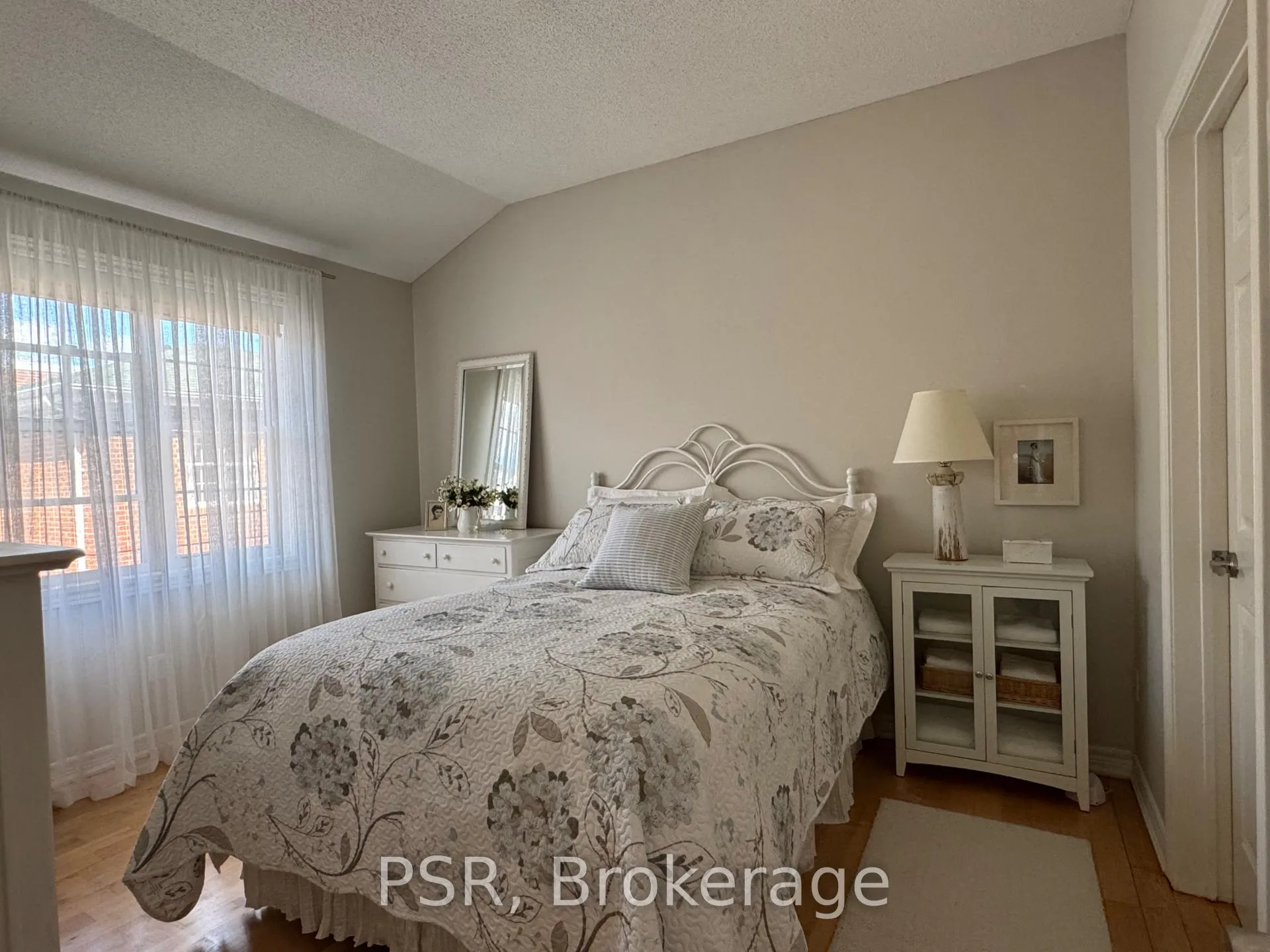 Photo 9 of Unit CH1, 1361 Bayview Avenue, Toronto, Leaside — HOMEH