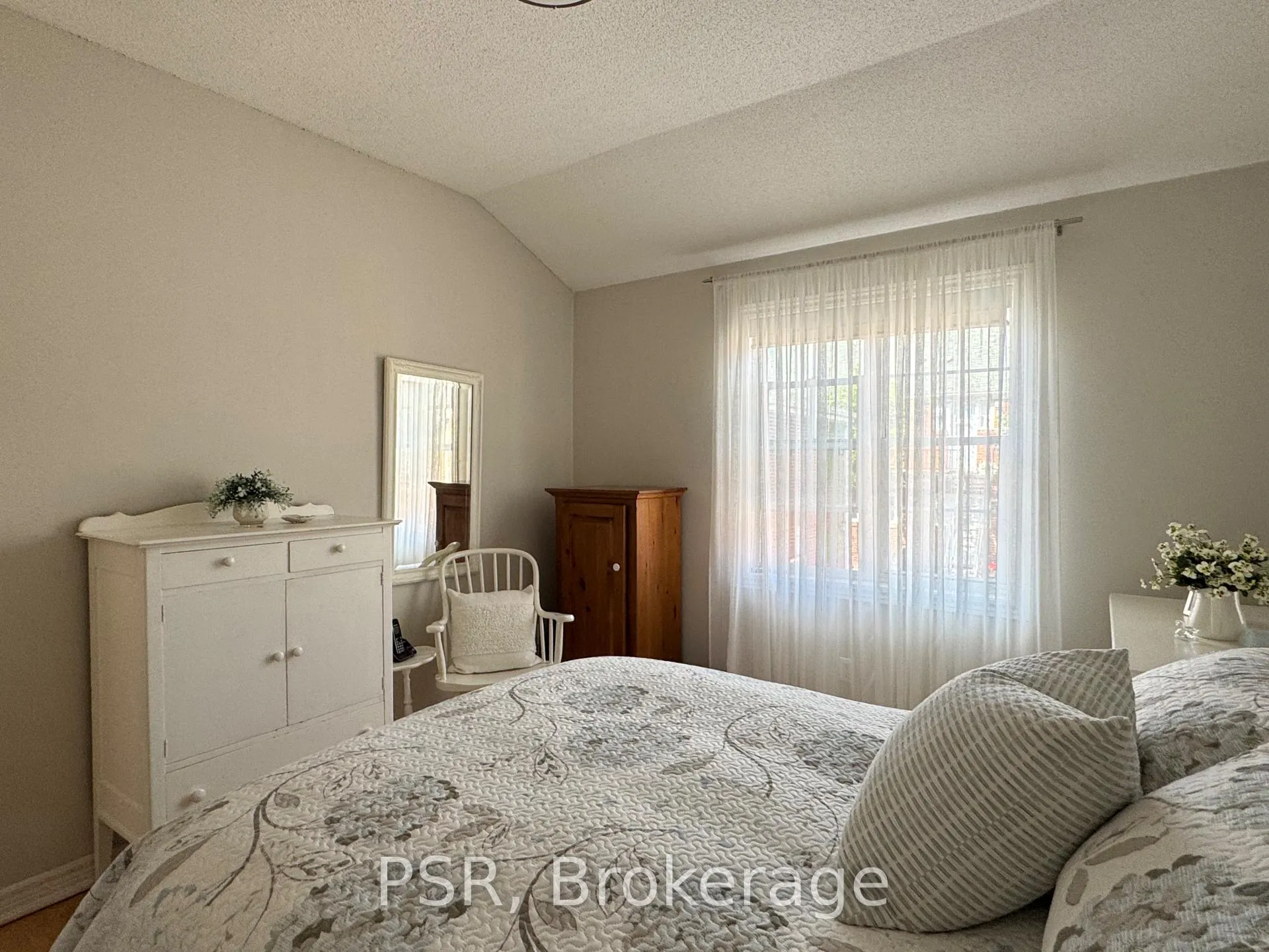 Photo 10 of Unit CH1, 1361 Bayview Avenue, Toronto, Leaside — HOMEH