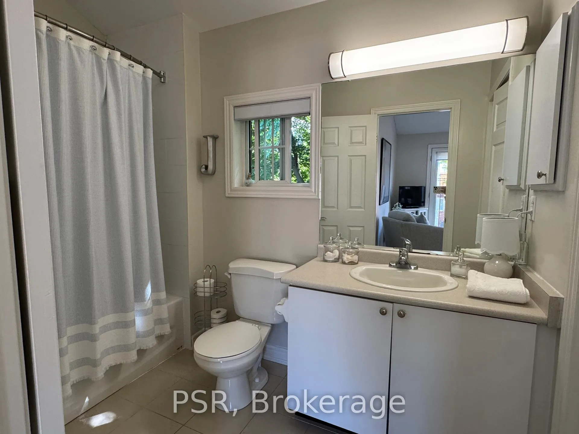 Photo 11 of Unit CH1, 1361 Bayview Avenue, Toronto, Leaside — HOMEH