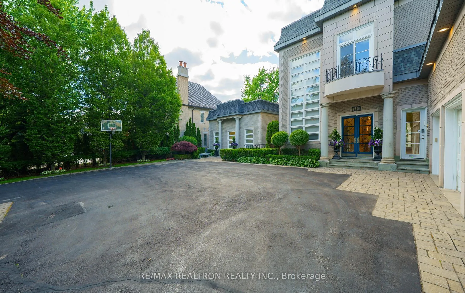 Photo 61 of 210 Arnold Avenue, Vaughan, Crestwood-Springfarm-Yorkhill — HOMEH