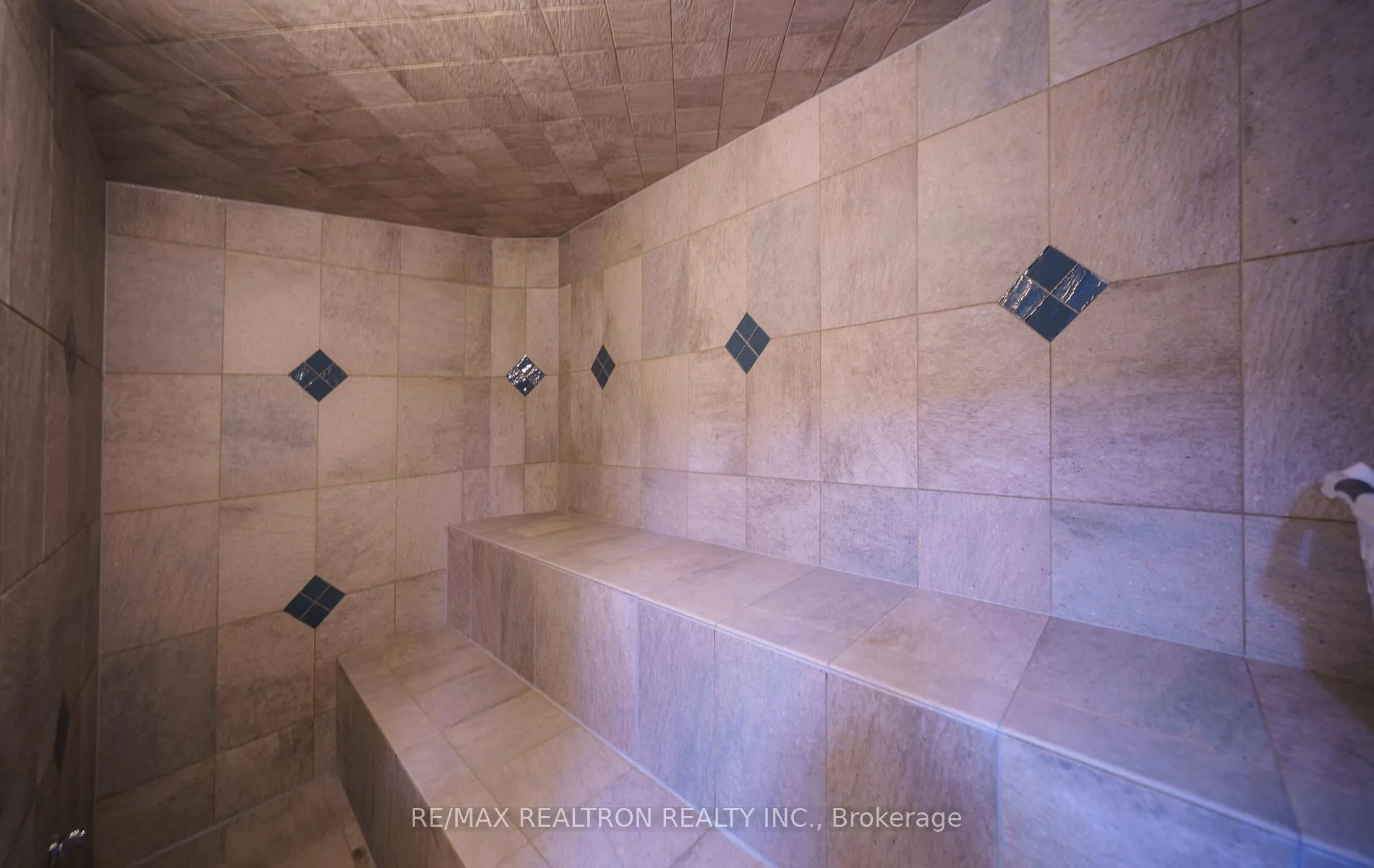 Photo 75 of 210 Arnold Avenue, Vaughan, Crestwood-Springfarm-Yorkhill — HOMEH