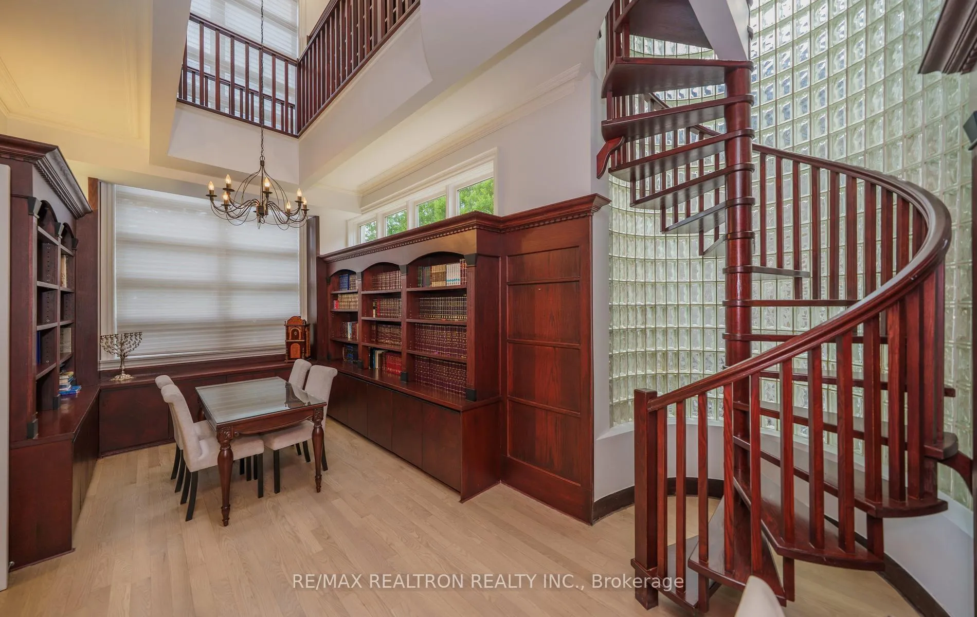 Photo 81 of 210 Arnold Avenue, Vaughan, Crestwood-Springfarm-Yorkhill — HOMEH