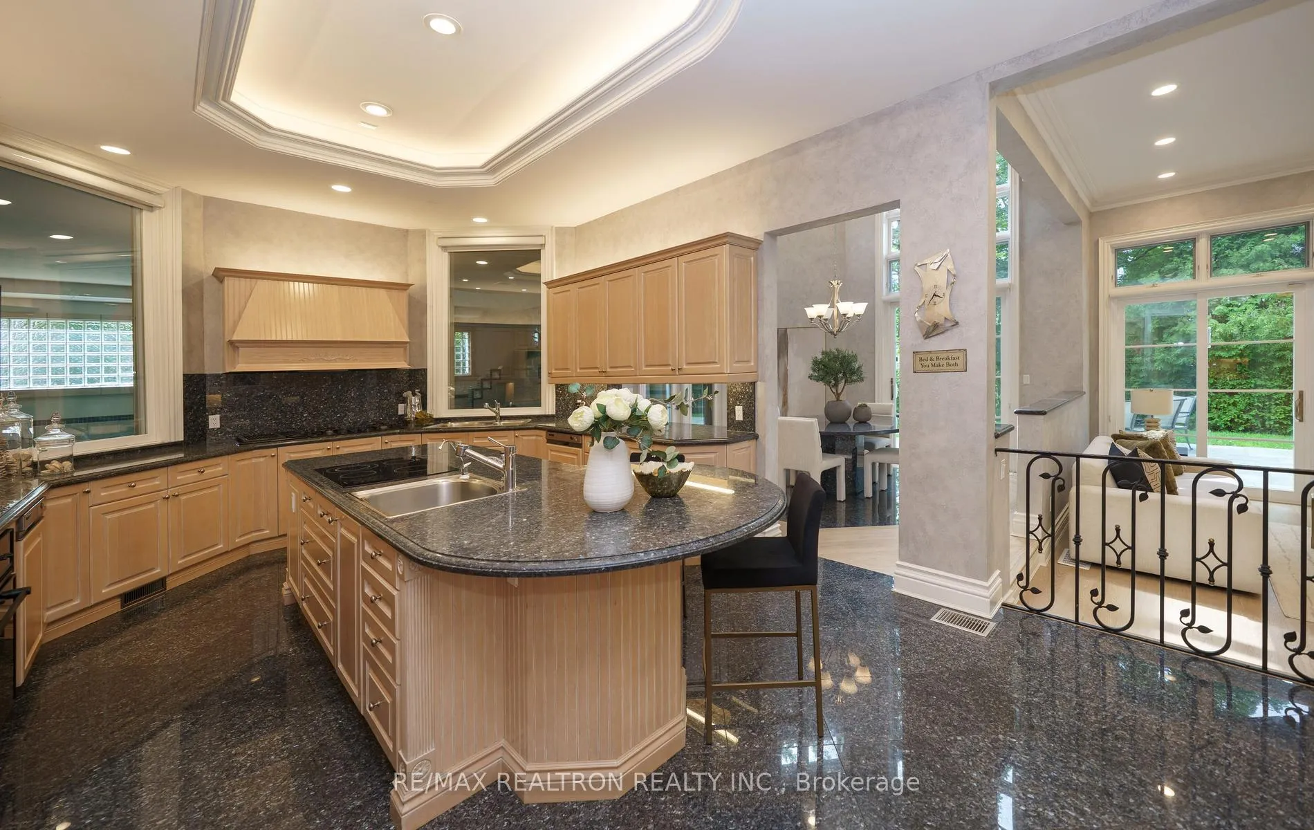 Photo 98 of 210 Arnold Avenue, Vaughan, Crestwood-Springfarm-Yorkhill — HOMEH