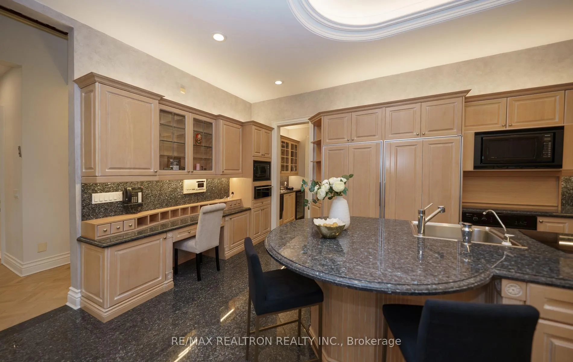 Photo 100 of 210 Arnold Avenue, Vaughan, Crestwood-Springfarm-Yorkhill — HOMEH
