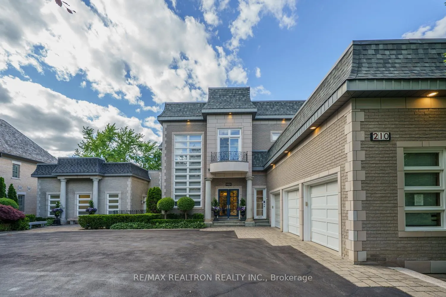 Photo 57 of 210 Arnold Avenue, Vaughan, Crestwood-Springfarm-Yorkhill — HOMEH
