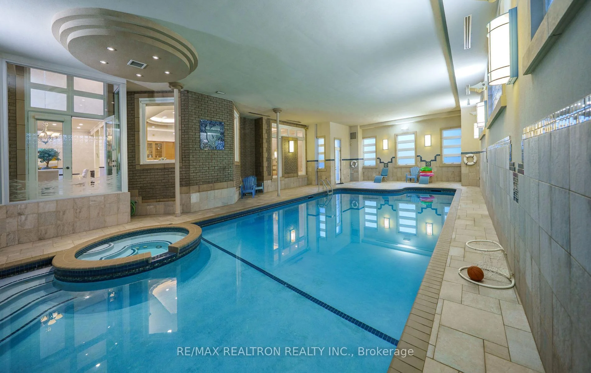 Photo 3 of 210 Arnold Avenue, Vaughan, Crestwood-Springfarm-Yorkhill — HOMEH