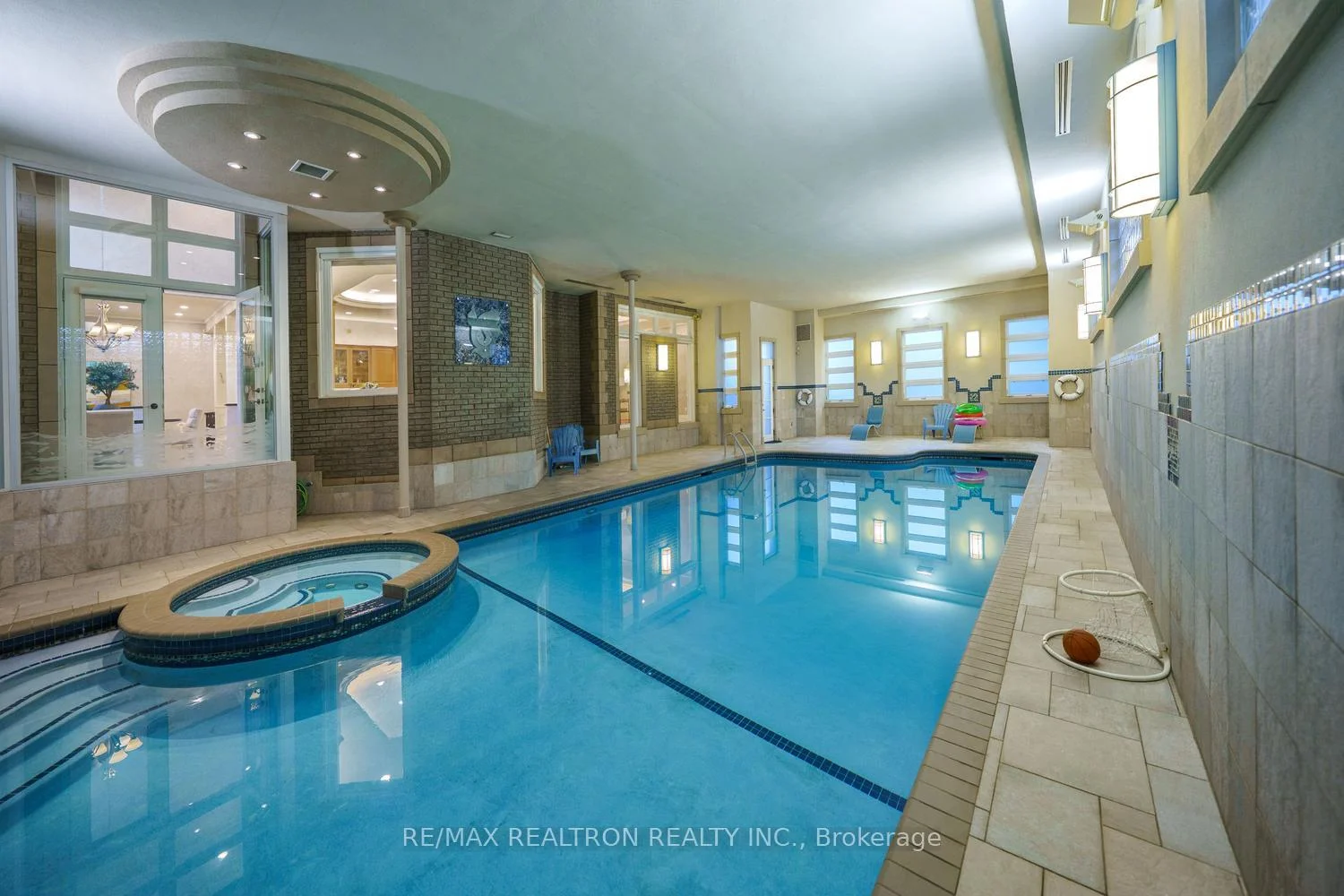 Photo 11 of 210 Arnold Avenue, Vaughan, Crestwood-Springfarm-Yorkhill — HOMEH