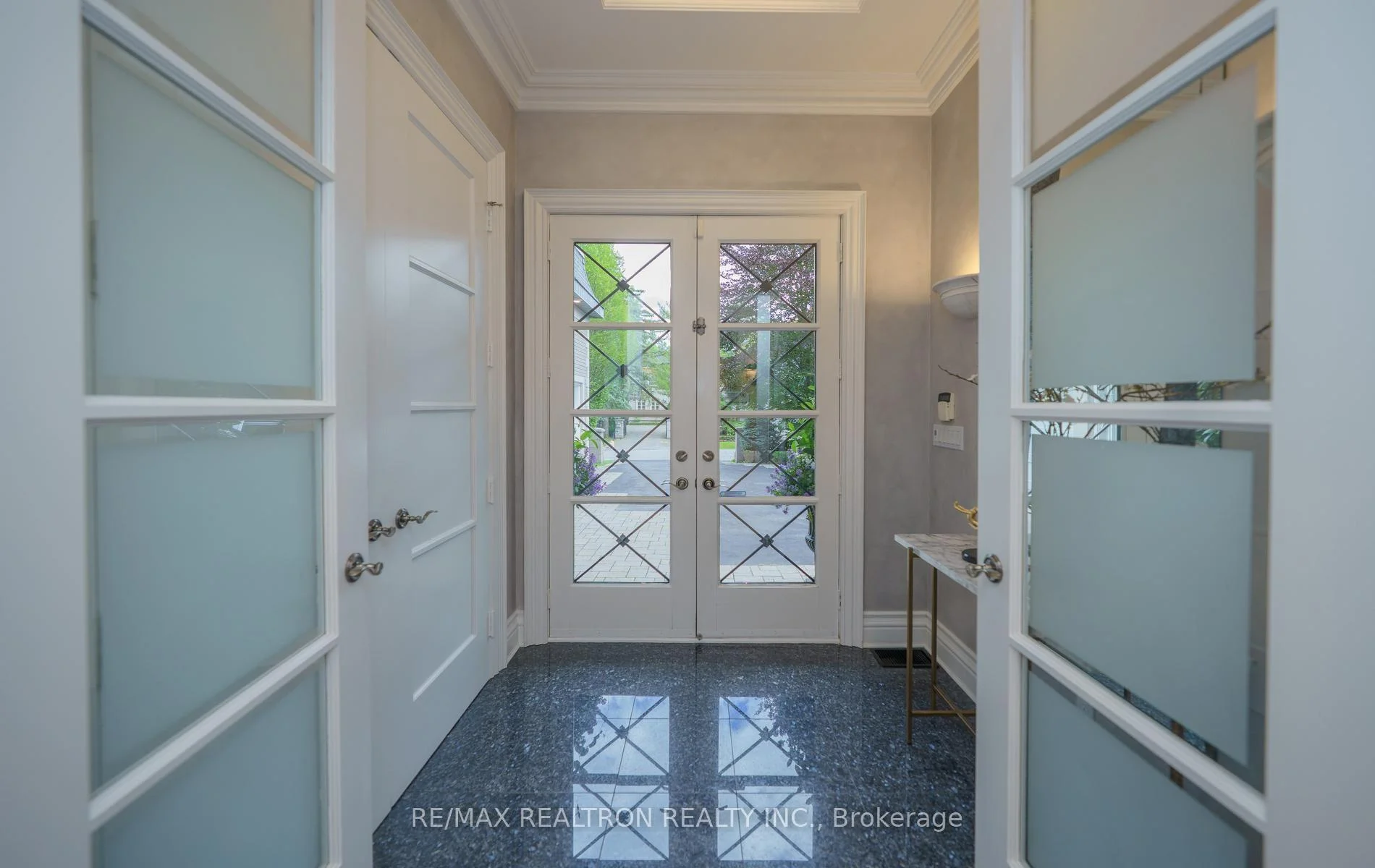Photo 12 of 210 Arnold Avenue, Vaughan, Crestwood-Springfarm-Yorkhill — HOMEH