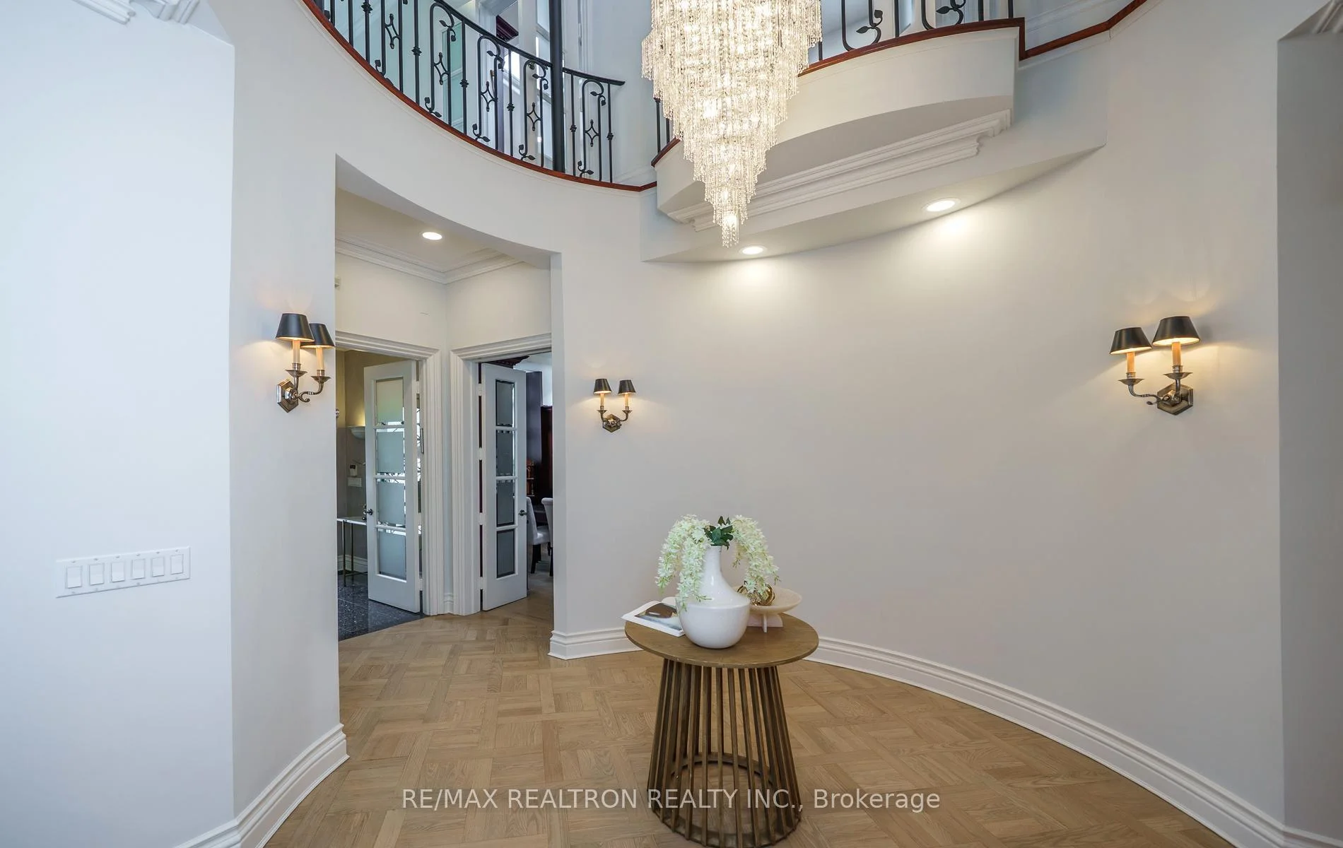 Photo 14 of 210 Arnold Avenue, Vaughan, Crestwood-Springfarm-Yorkhill — HOMEH