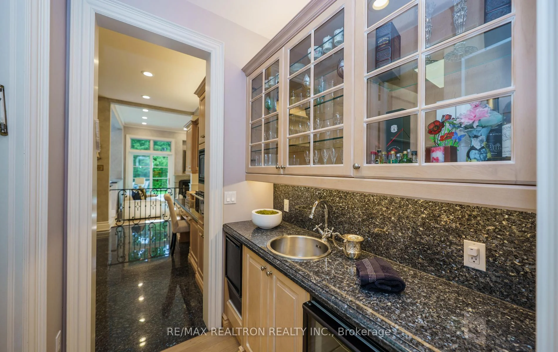 Photo 26 of 210 Arnold Avenue, Vaughan, Crestwood-Springfarm-Yorkhill — HOMEH