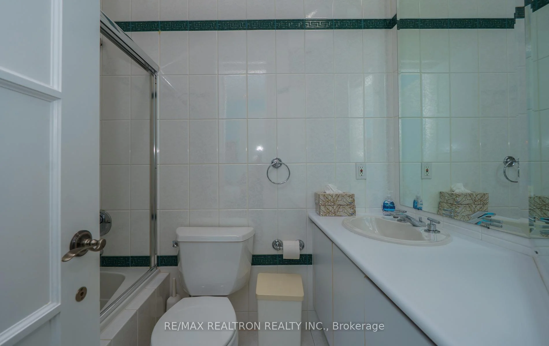 Photo 35 of 210 Arnold Avenue, Vaughan, Crestwood-Springfarm-Yorkhill — HOMEH