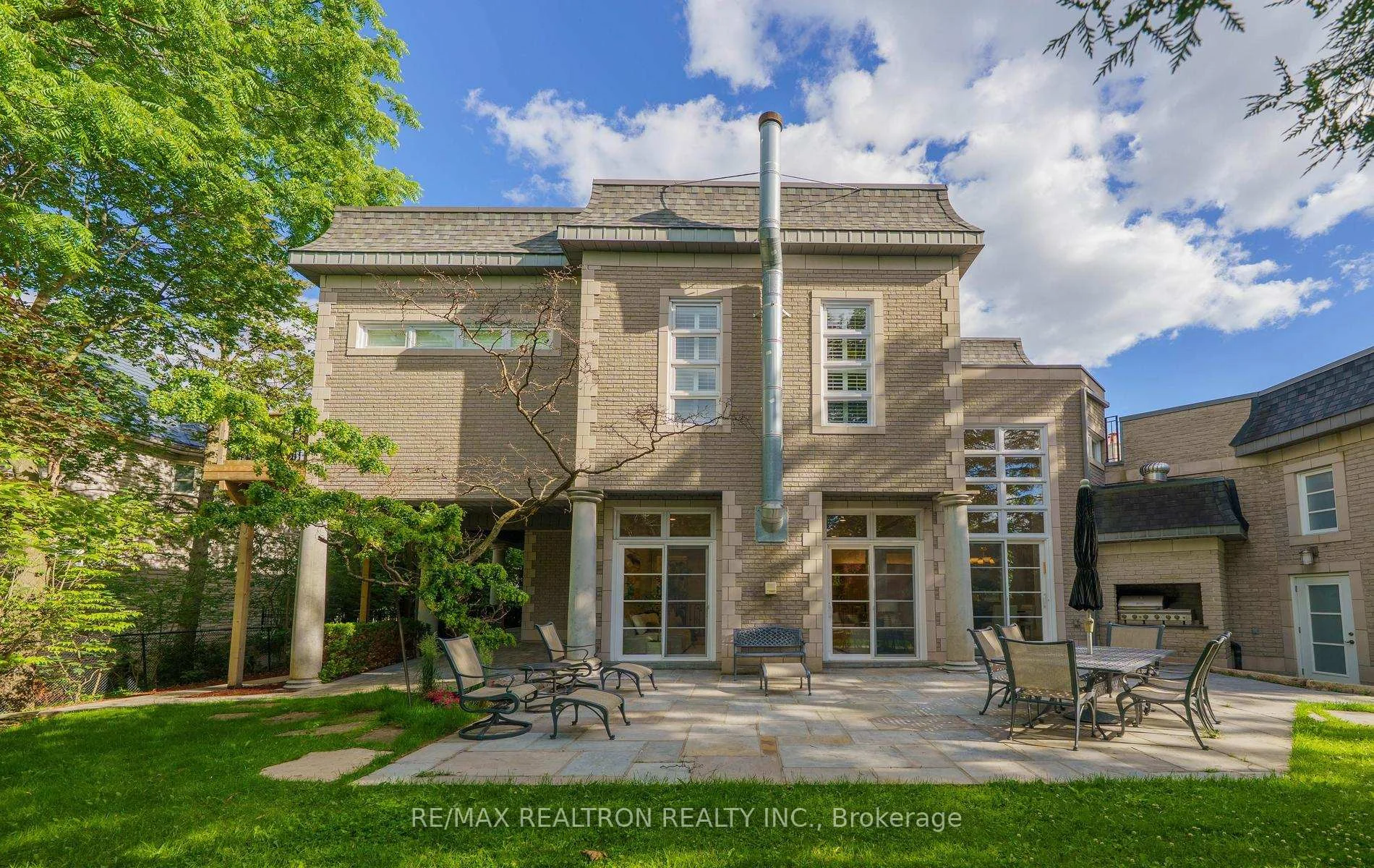 Photo 55 of 210 Arnold Avenue, Vaughan, Crestwood-Springfarm-Yorkhill — HOMEH