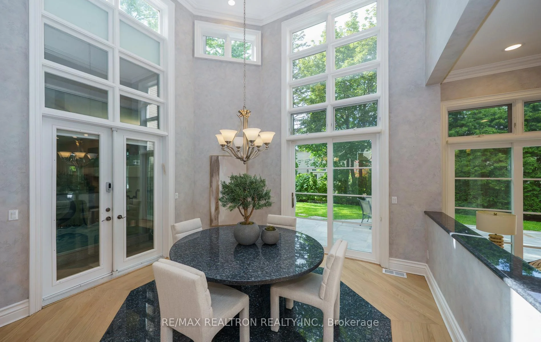 Photo 95 of 210 Arnold Avenue, Vaughan, Crestwood-Springfarm-Yorkhill — HOMEH