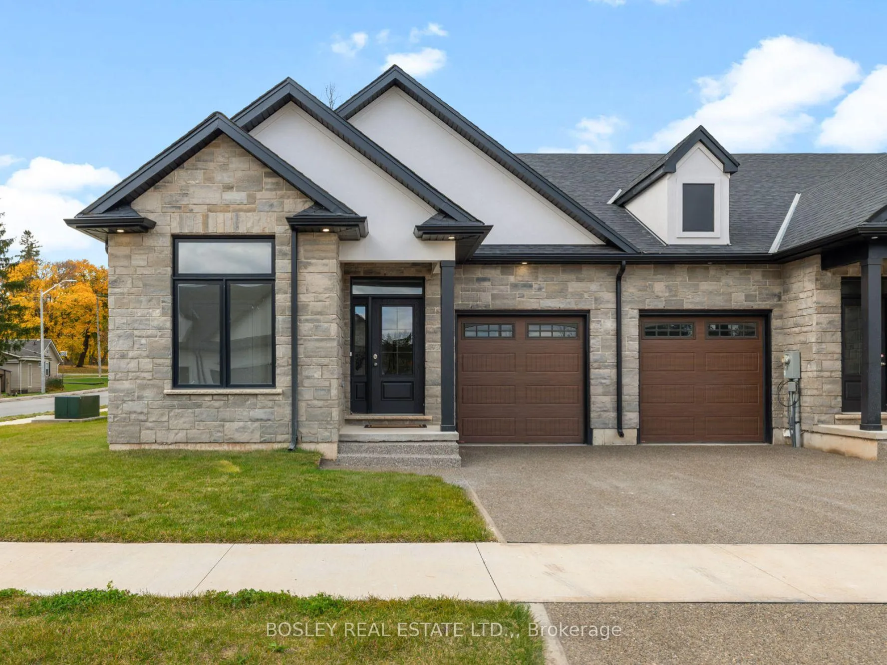 Photo of 526 Royal Ridge Drive