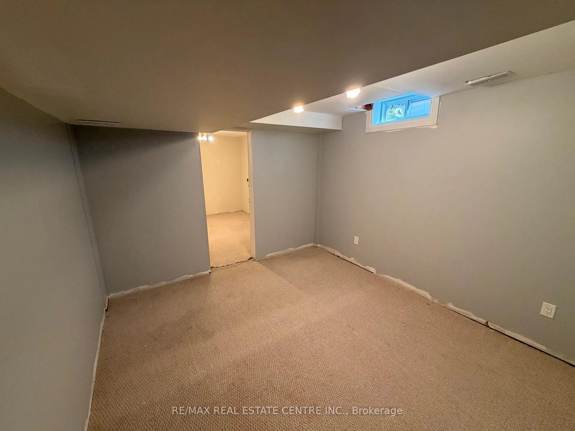 Photo 6 of 34 Woodridge Drive, Guelph, Willow West/Sugarbush/West Acres — HOMEH