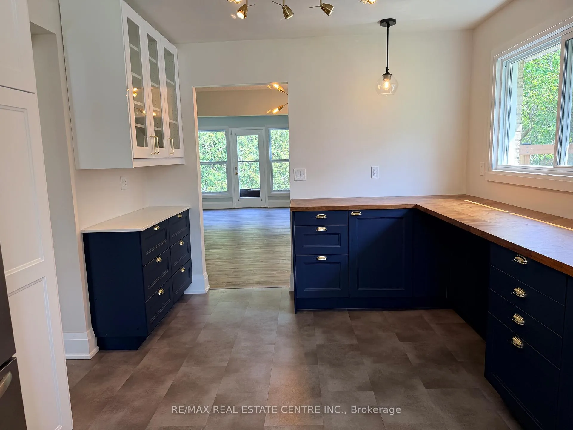Photo 9 of 34 Woodridge Drive, Guelph, Willow West/Sugarbush/West Acres — HOMEH