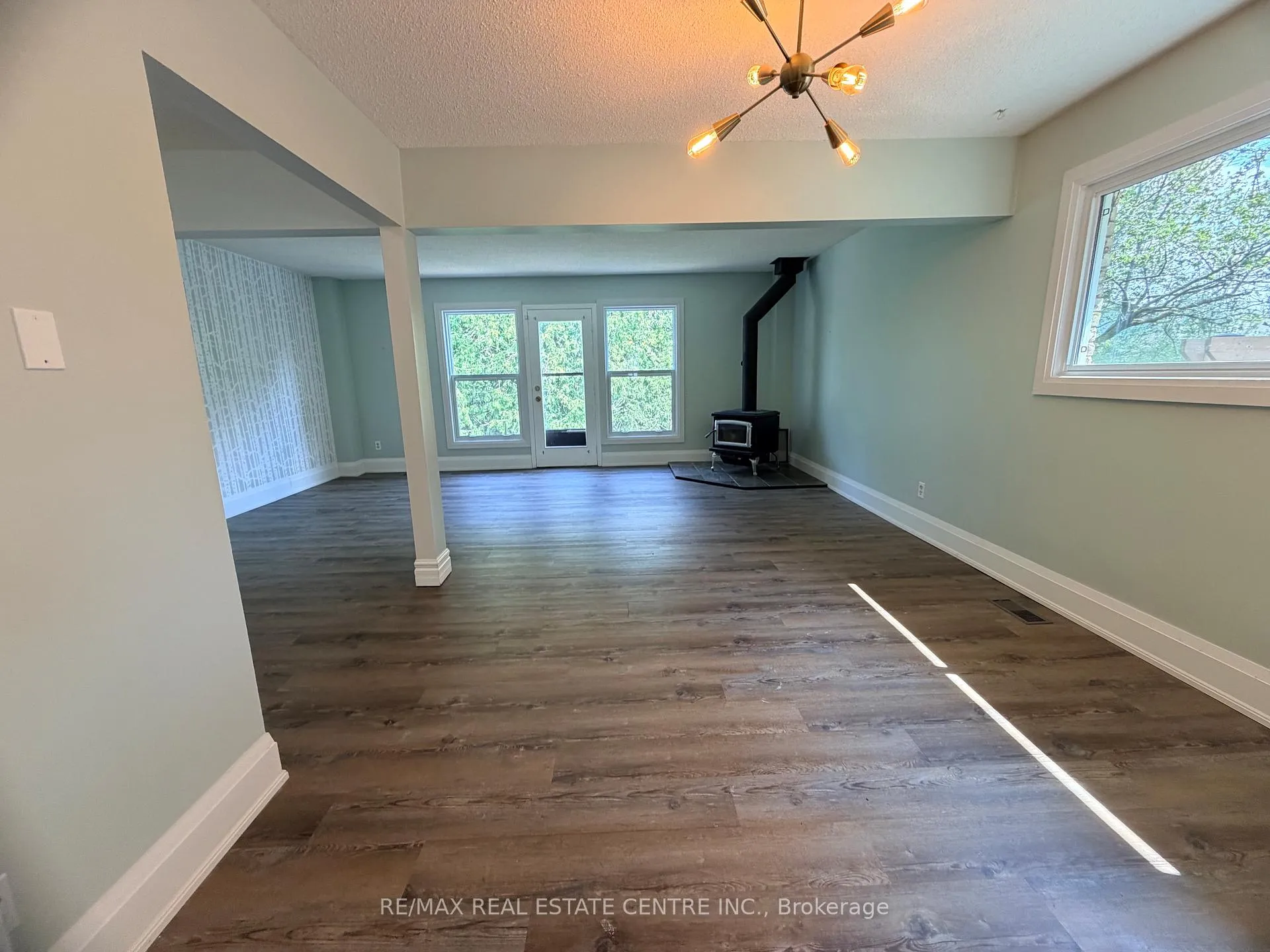 Photo 12 of 34 Woodridge Drive, Guelph, Willow West/Sugarbush/West Acres — HOMEH