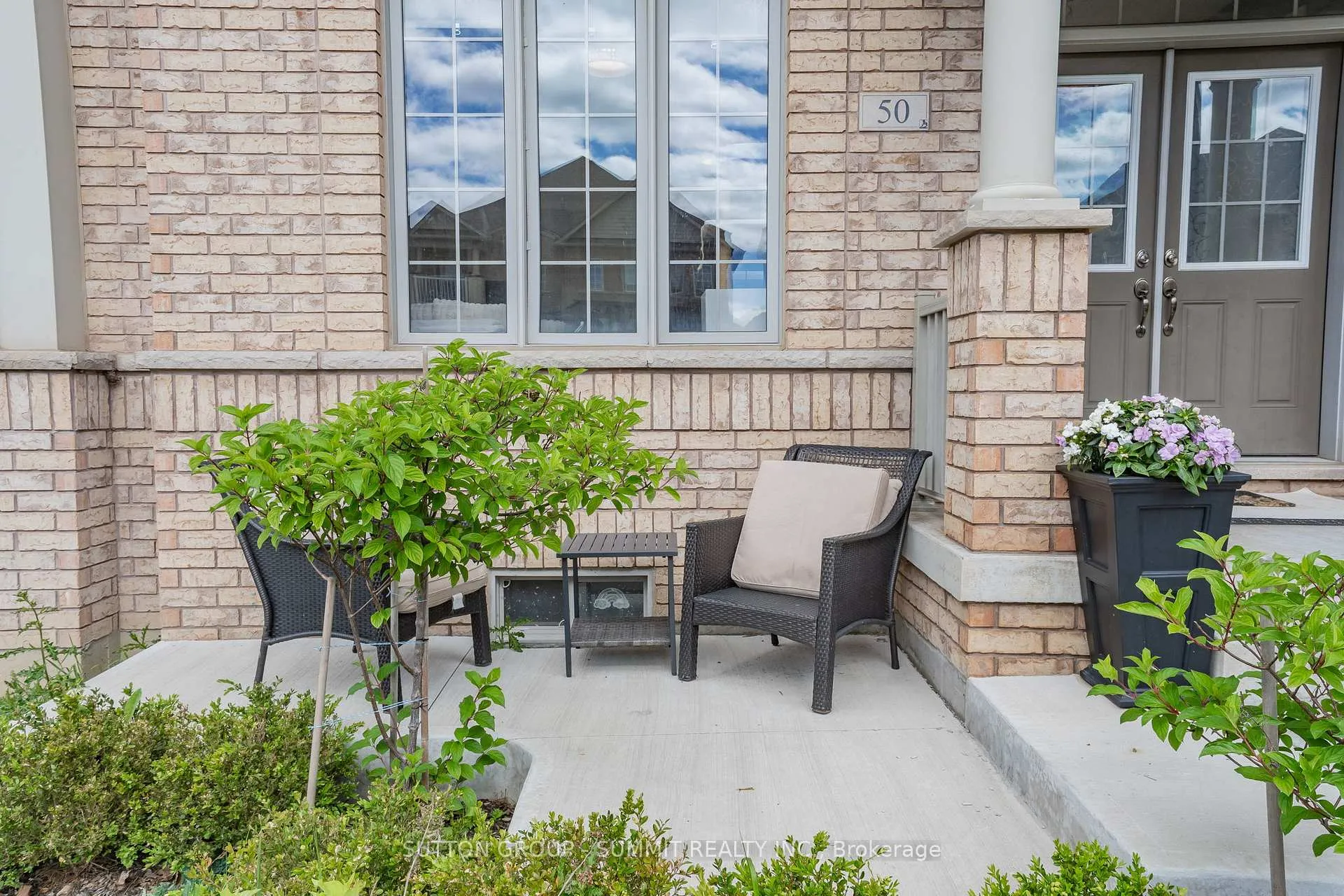 Photo 3 of 50 Bonnie Braes Drive, Brampton, Credit Valley — HOMEH
