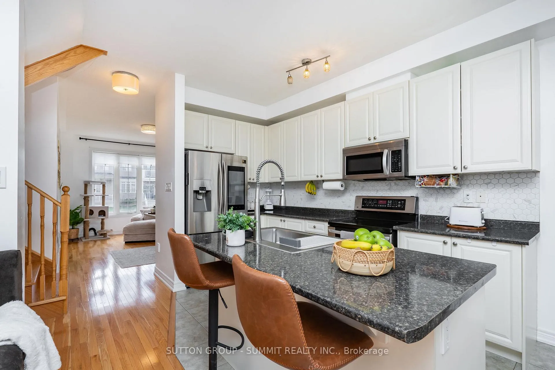 Photo 11 of 50 Bonnie Braes Drive, Brampton, Credit Valley — HOMEH