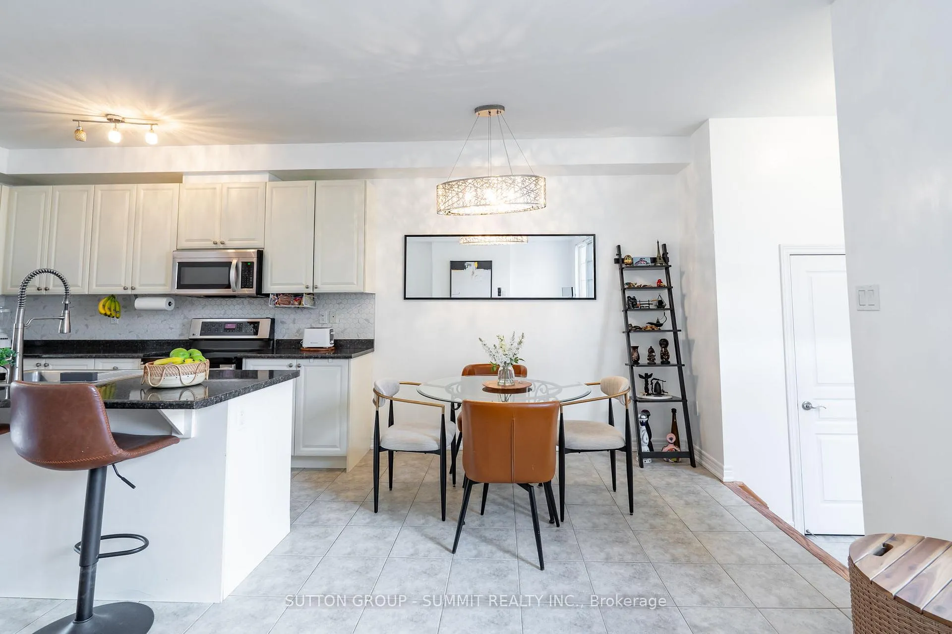 Photo 12 of 50 Bonnie Braes Drive, Brampton, Credit Valley — HOMEH