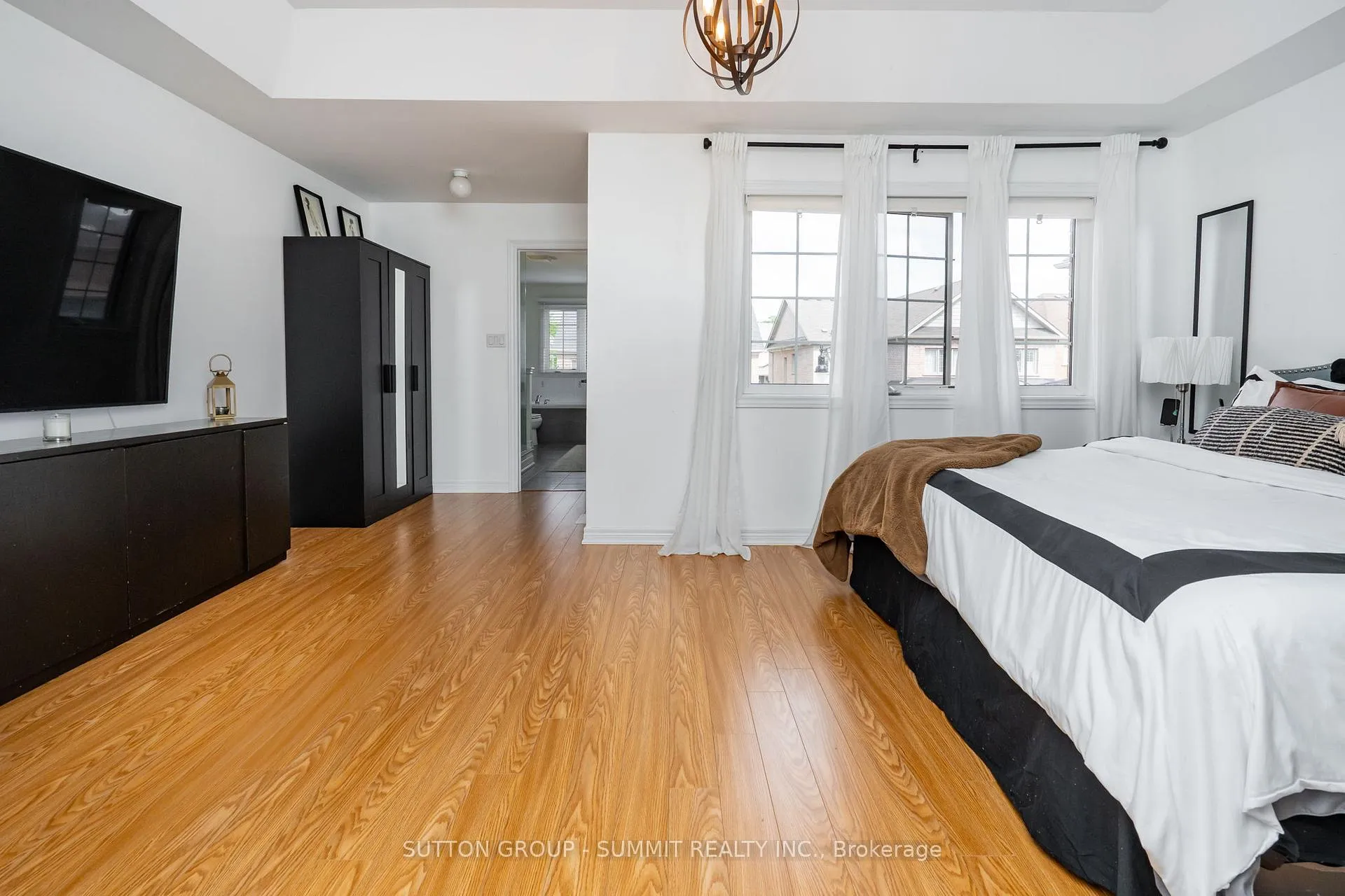 Photo 25 of 50 Bonnie Braes Drive, Brampton, Credit Valley — HOMEH