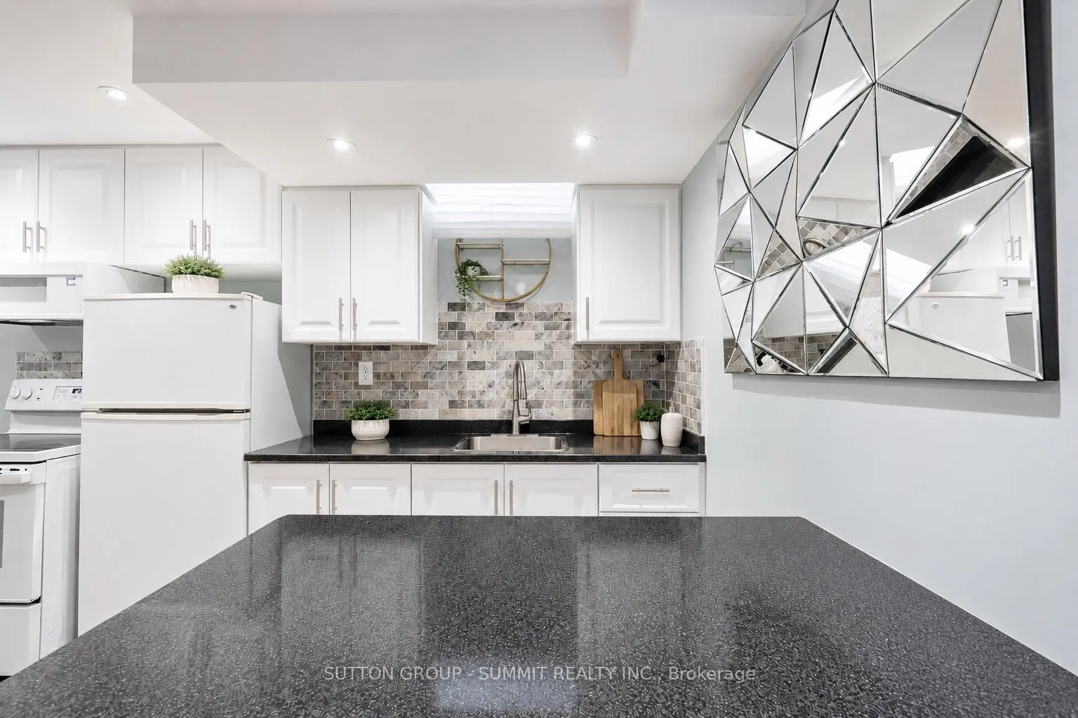 Photo 44 of 50 Bonnie Braes Drive, Brampton, Credit Valley — HOMEH